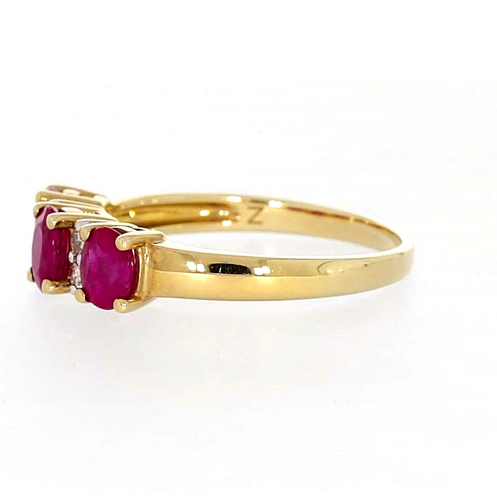 9ct Yellow Gold Oval Natural Ruby with 0.10 CARAT tw of Diamonds Ring - Image 16