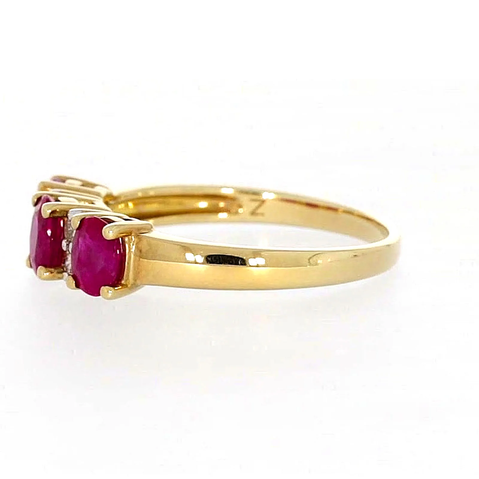 9ct Yellow Gold Oval Natural Ruby with 0.10 CARAT tw of Diamonds Ring - Image 17