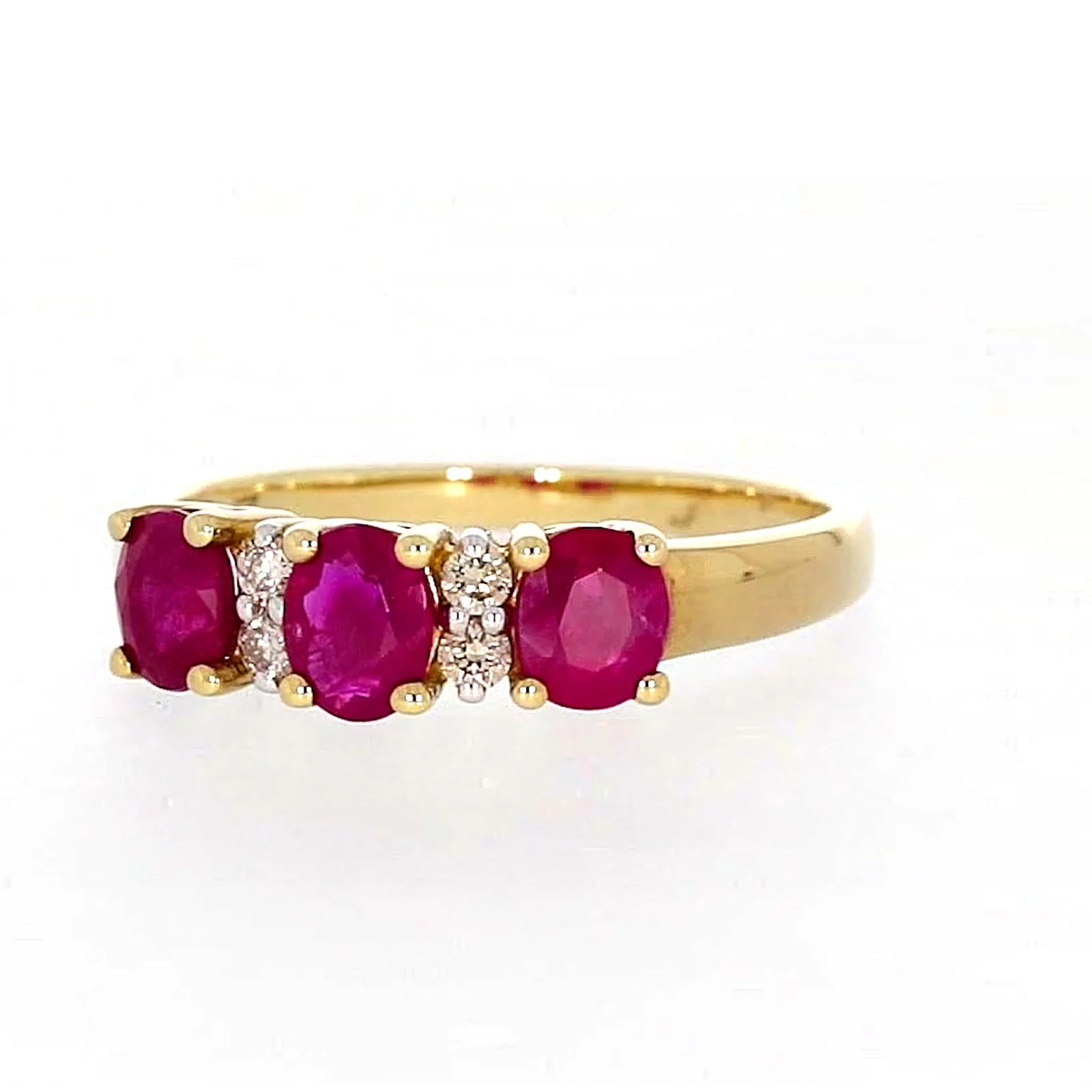 9ct Yellow Gold Oval Natural Ruby with 0.10 CARAT tw of Diamonds Ring - Image 5