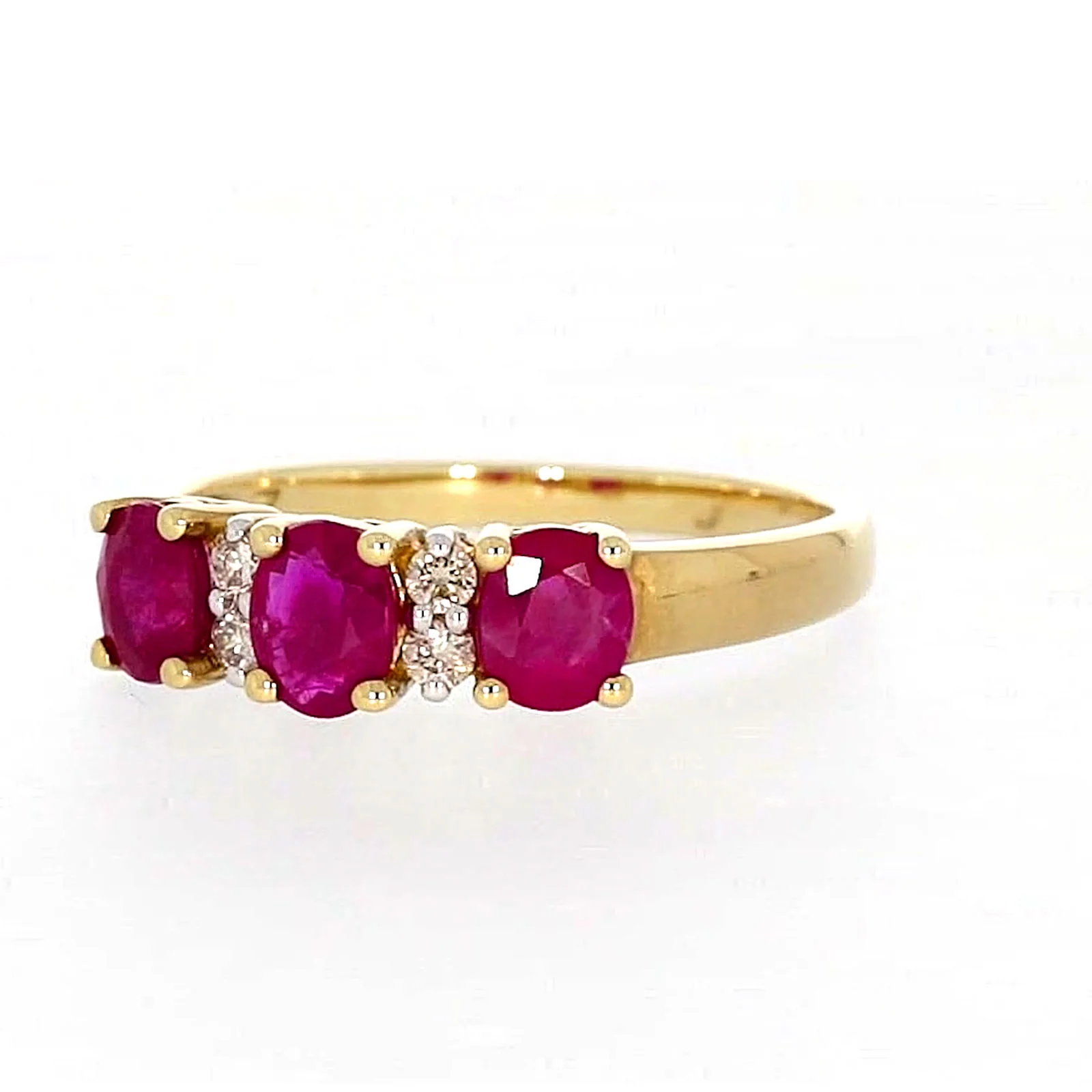 9ct Yellow Gold Oval Natural Ruby with 0.10 CARAT tw of Diamonds Ring - Image 6