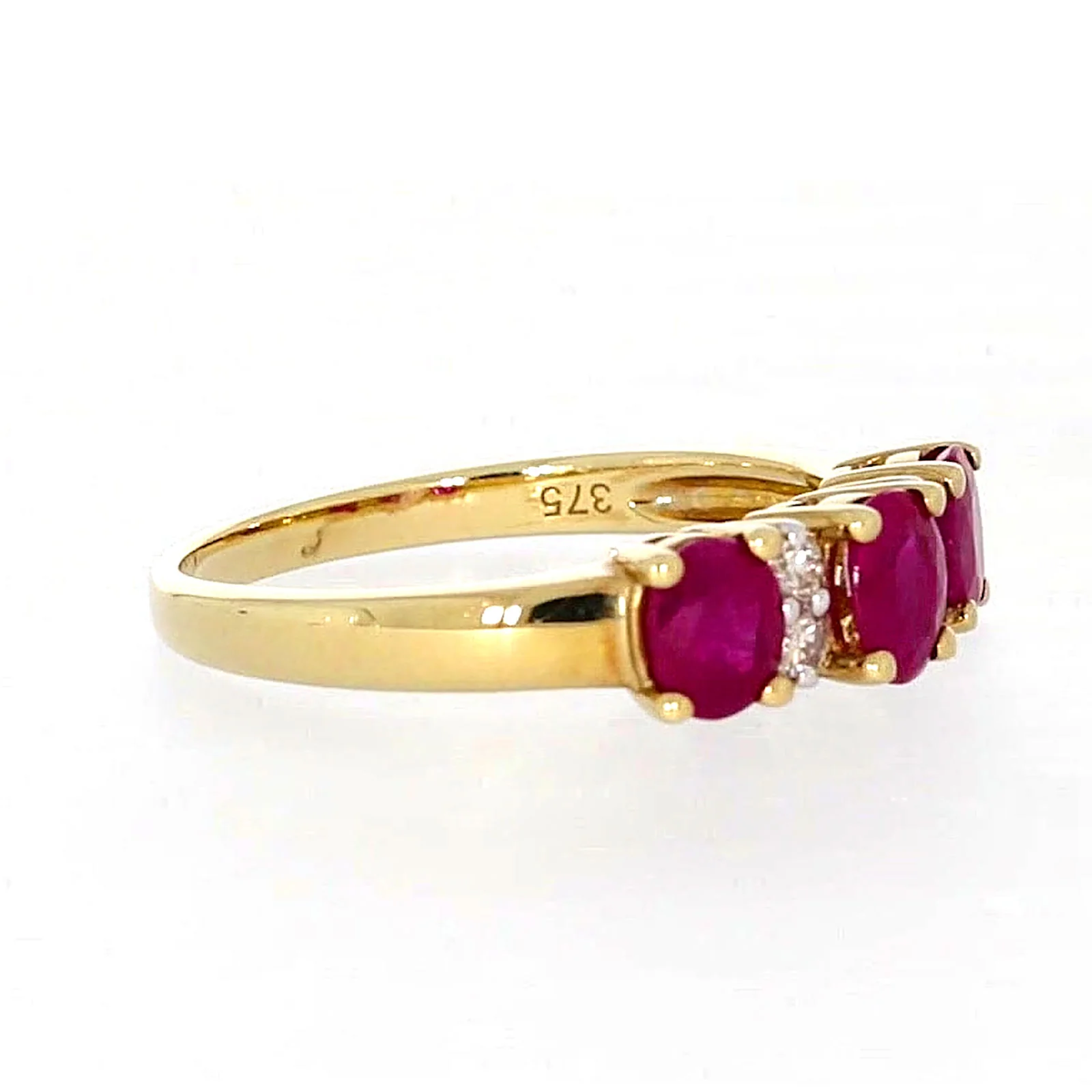 9ct Yellow Gold Oval Natural Ruby with 0.10 CARAT tw of Diamonds Ring - Image 63