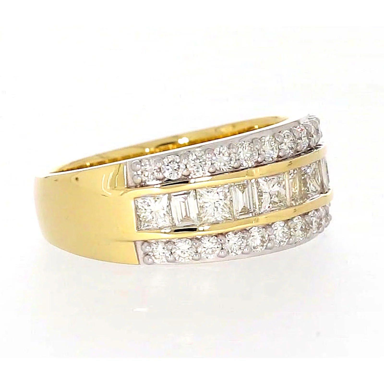 18ct Yellow Gold Princess Cut with 1.50 Carat tw of Diamonds Ring - Image 63