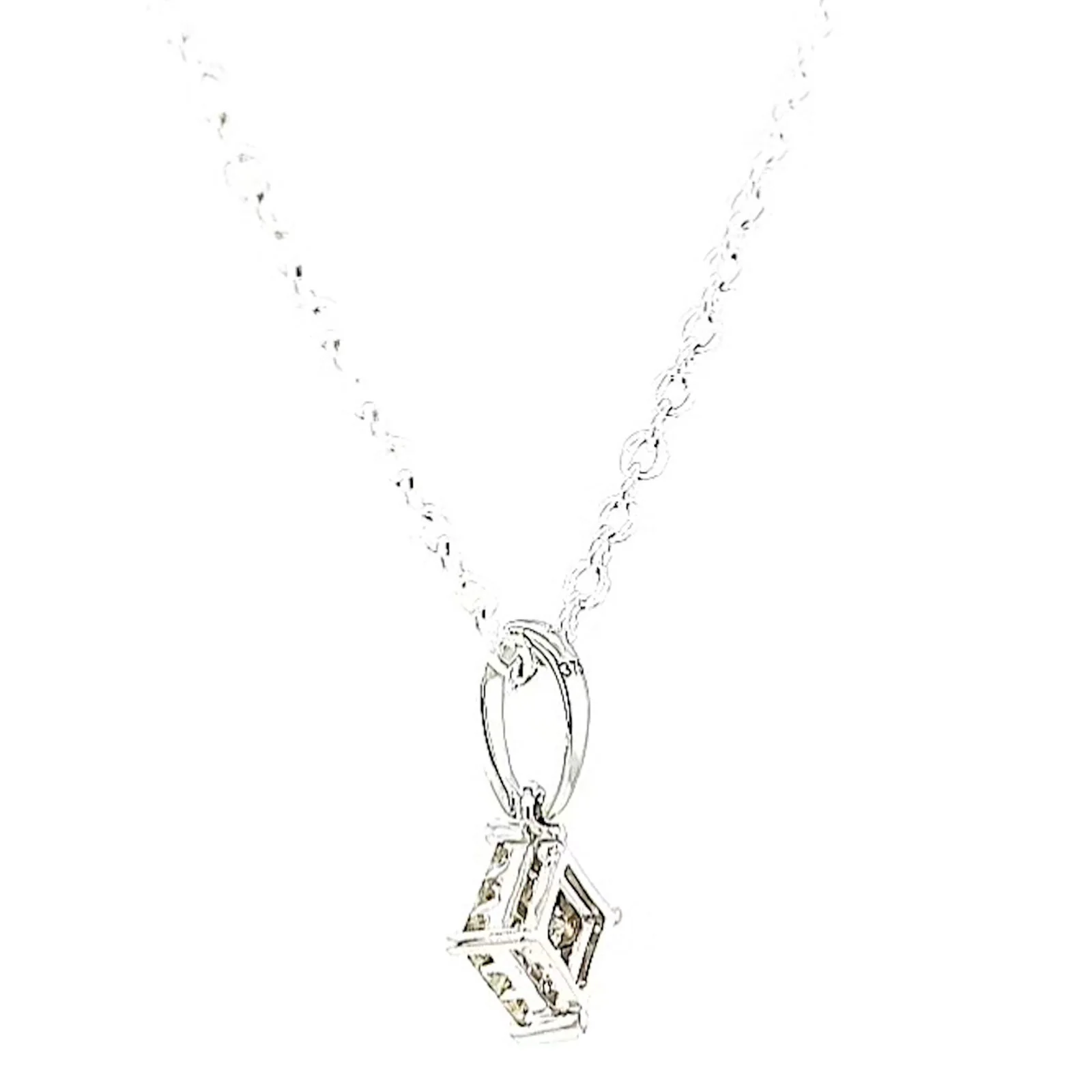 9ct White Gold Princess Cut with 0.15 CARAT tw of Diamond Pendant - Image 29