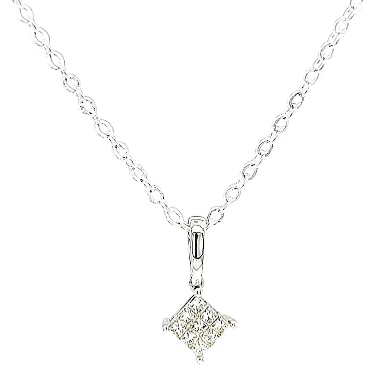9ct White Gold Princess Cut with 0.15 CARAT tw of Diamond Pendant - Image 3