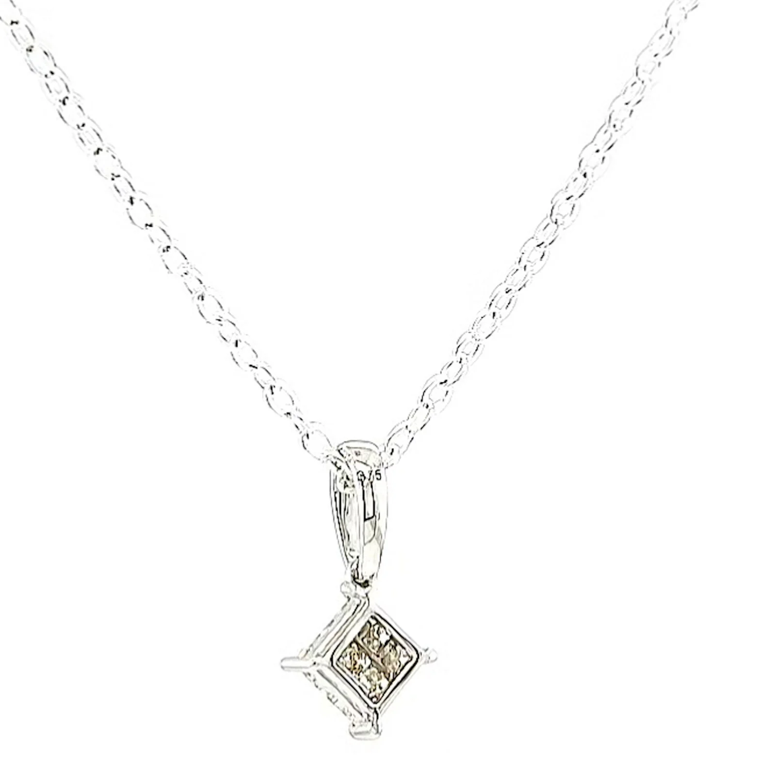 9ct White Gold Princess Cut with 0.15 CARAT tw of Diamond Pendant - Image 36