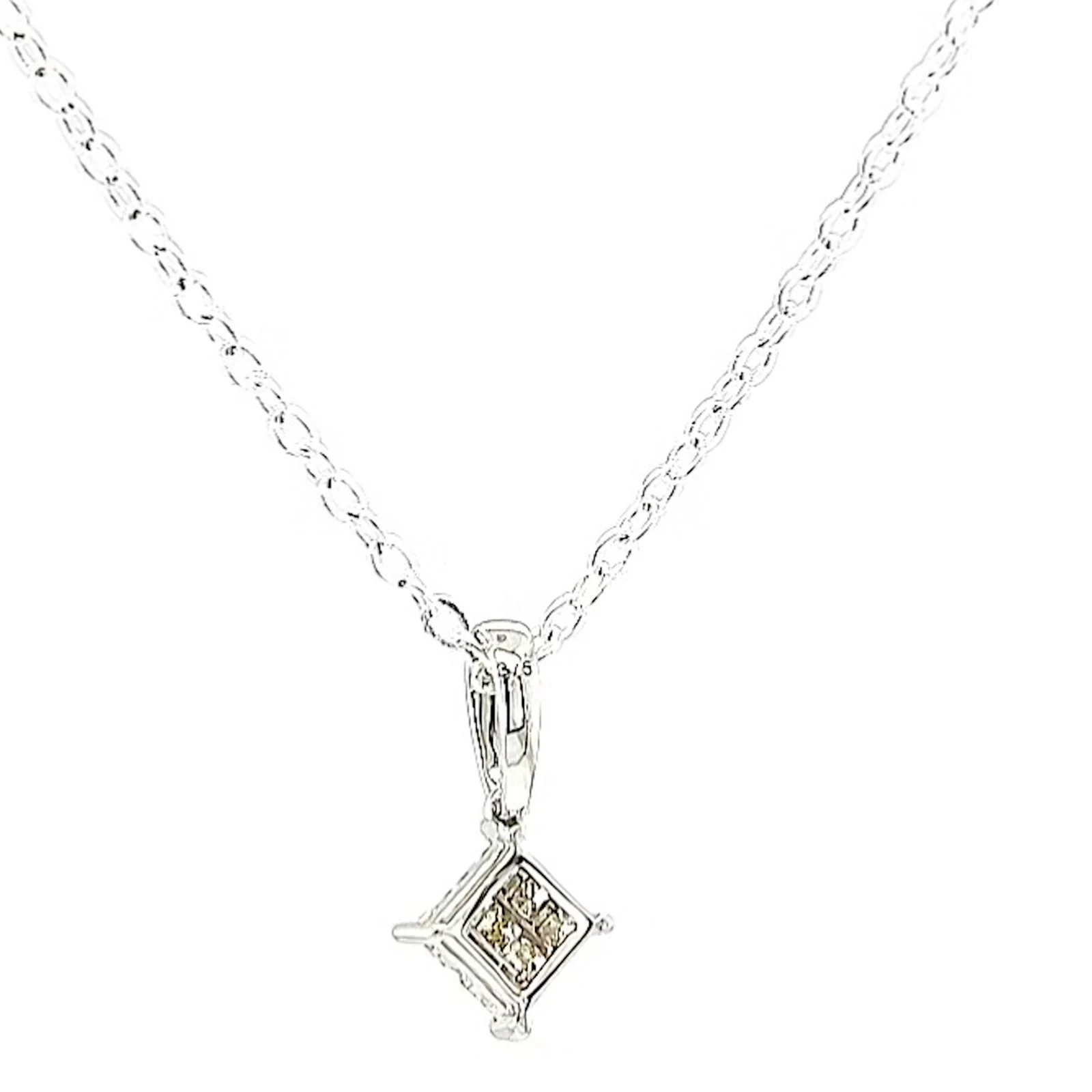 9ct White Gold Princess Cut with 0.15 CARAT tw of Diamond Pendant - Image 37