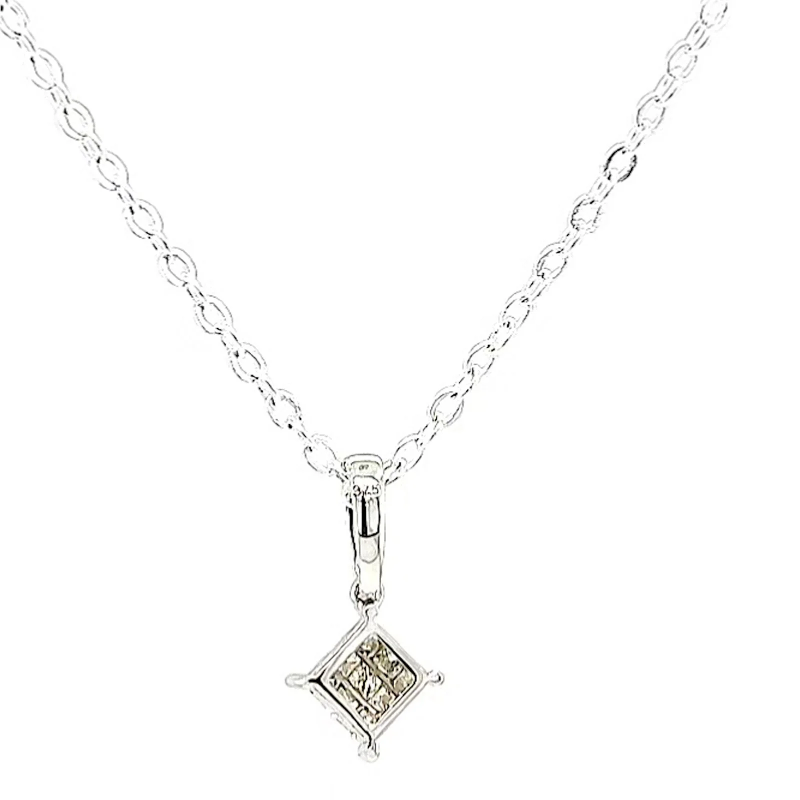 9ct White Gold Princess Cut with 0.15 CARAT tw of Diamond Pendant - Image 39