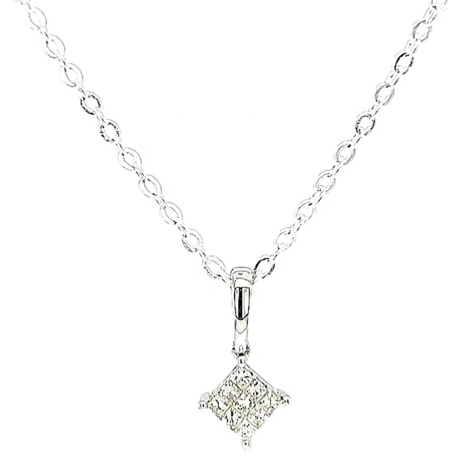9ct White Gold Princess Cut with 0.15 CARAT tw of Diamond Pendant - Image 4