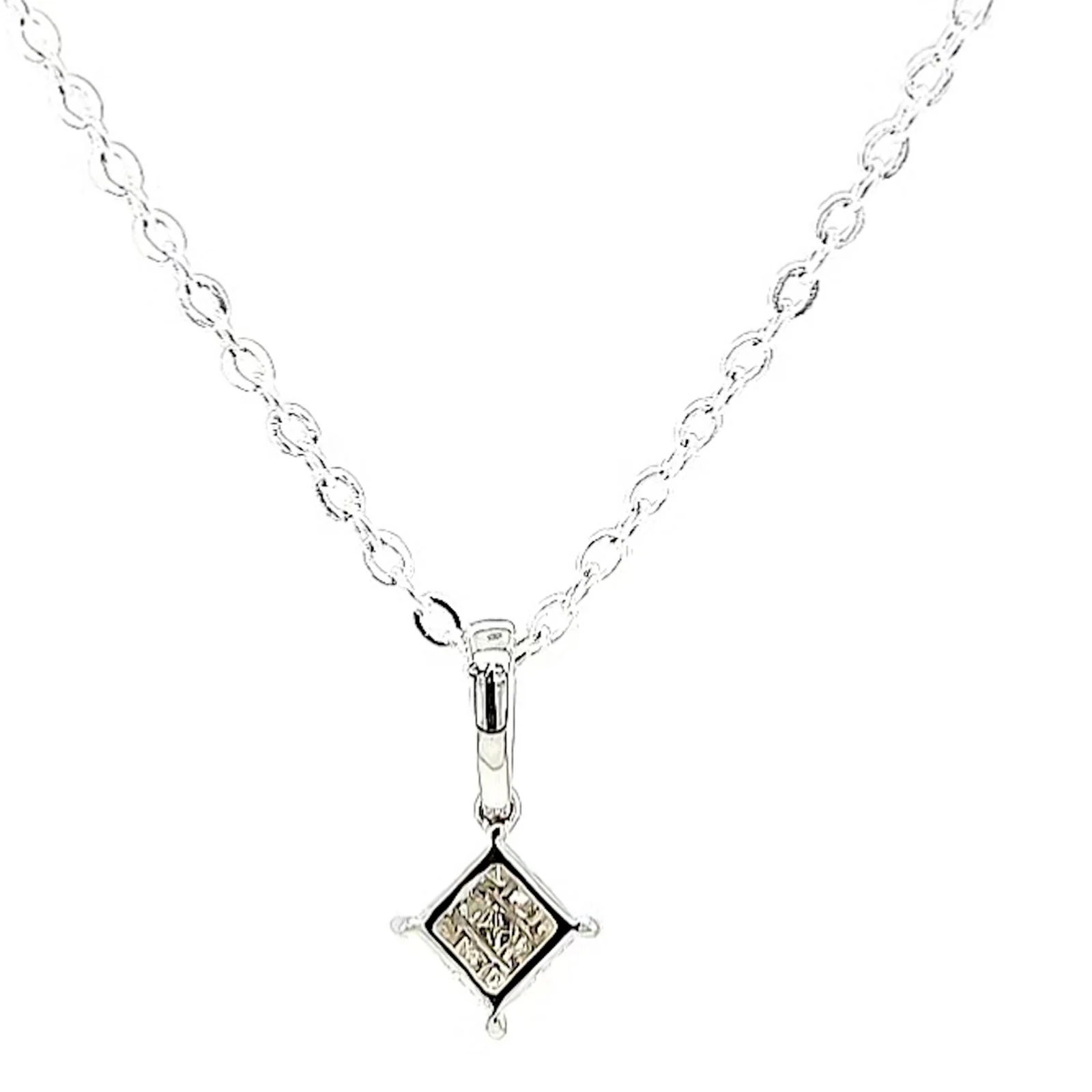 9ct White Gold Princess Cut with 0.15 CARAT tw of Diamond Pendant - Image 41