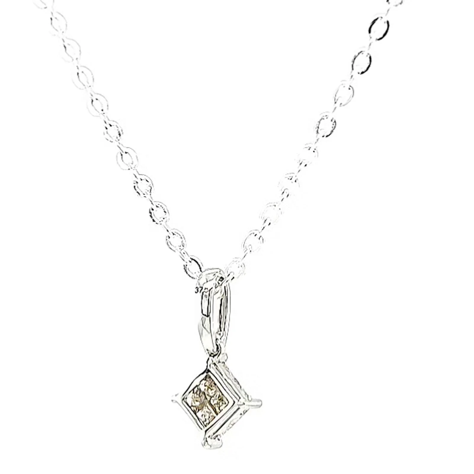 9ct White Gold Princess Cut with 0.15 CARAT tw of Diamond Pendant - Image 46