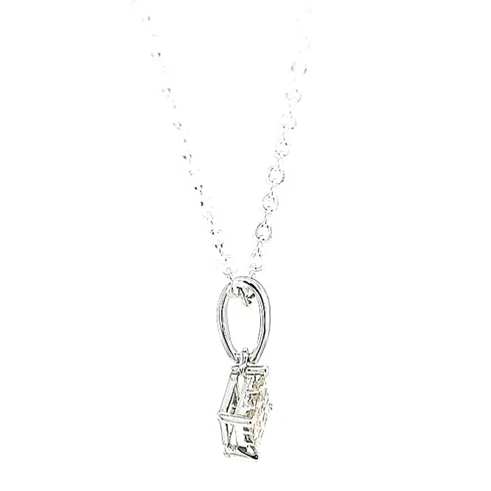 9ct White Gold Princess Cut with 0.15 CARAT tw of Diamond Pendant - Image 62