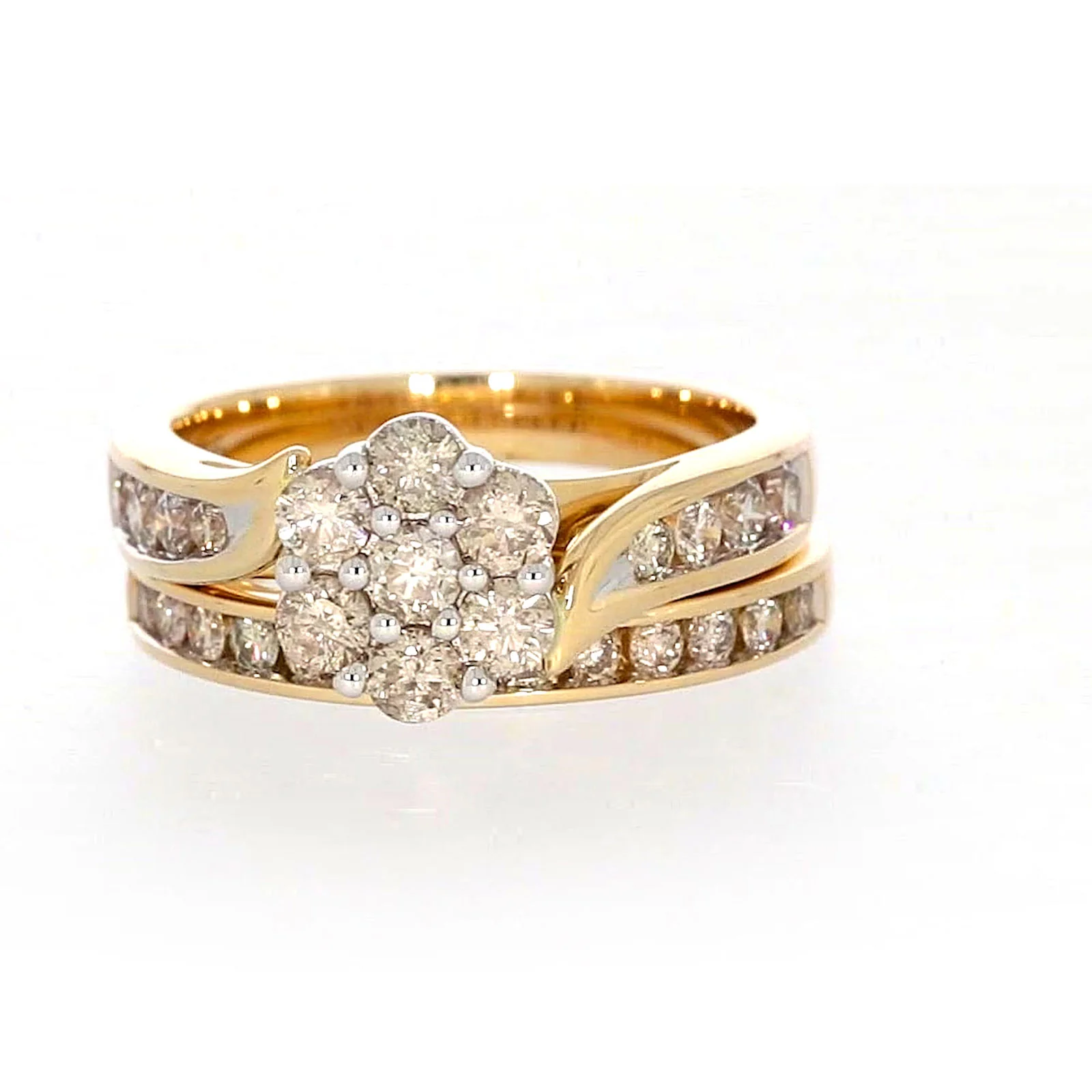 9ct Two Tone Gold Round Brilliant Cut with 1.35 Carat tw of Diamonds Ring - Image 3