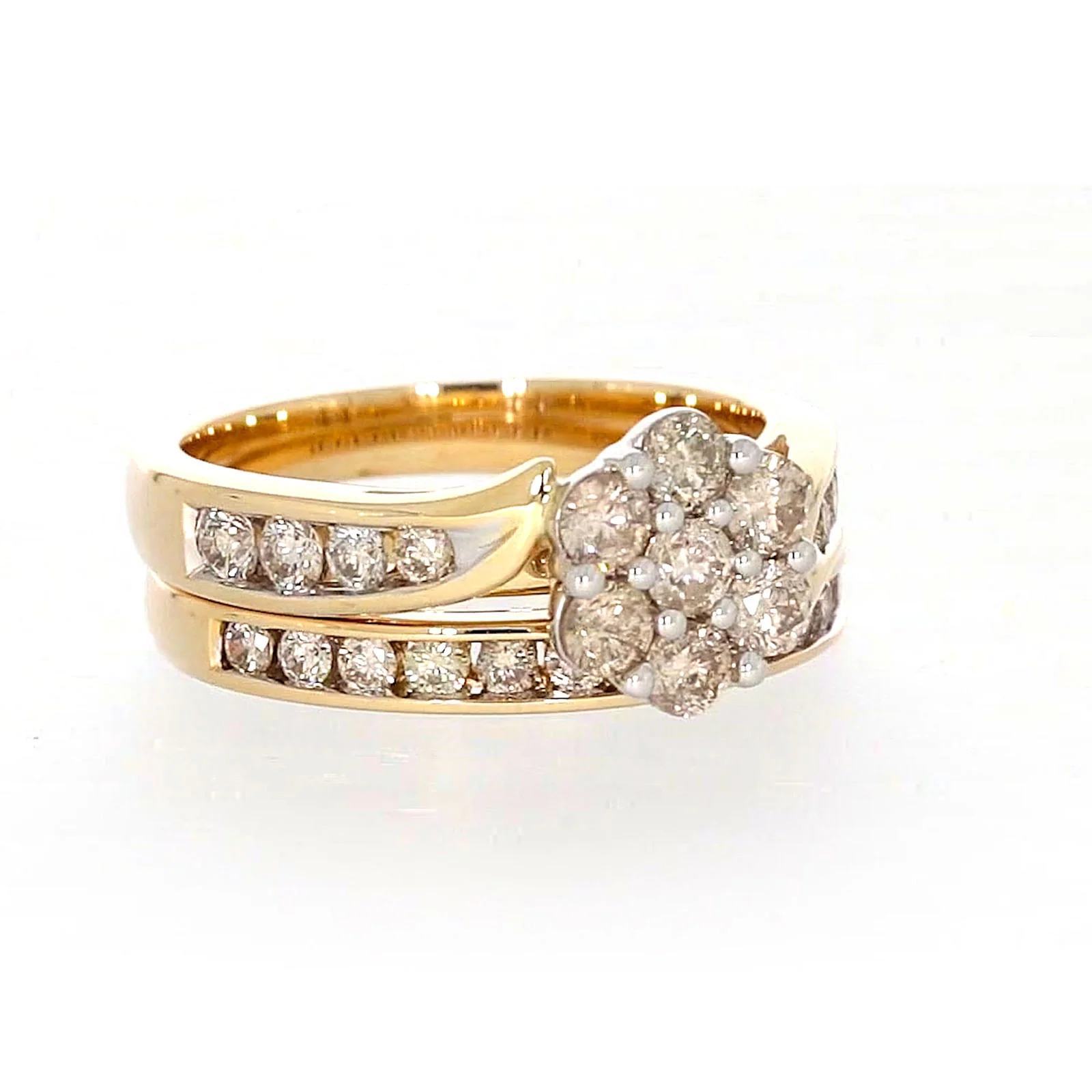 9ct Two Tone Gold Round Brilliant Cut with 1.35 Carat tw of Diamonds Ring - Image 69