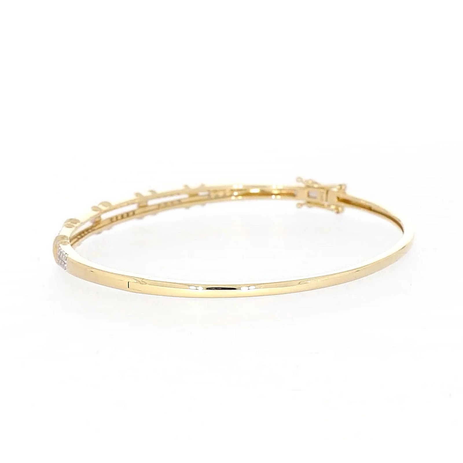 9ct Yellow Gold Round Brilliant Cut with 1/2 CARAT tw of Diamonds Bangle - Image 24