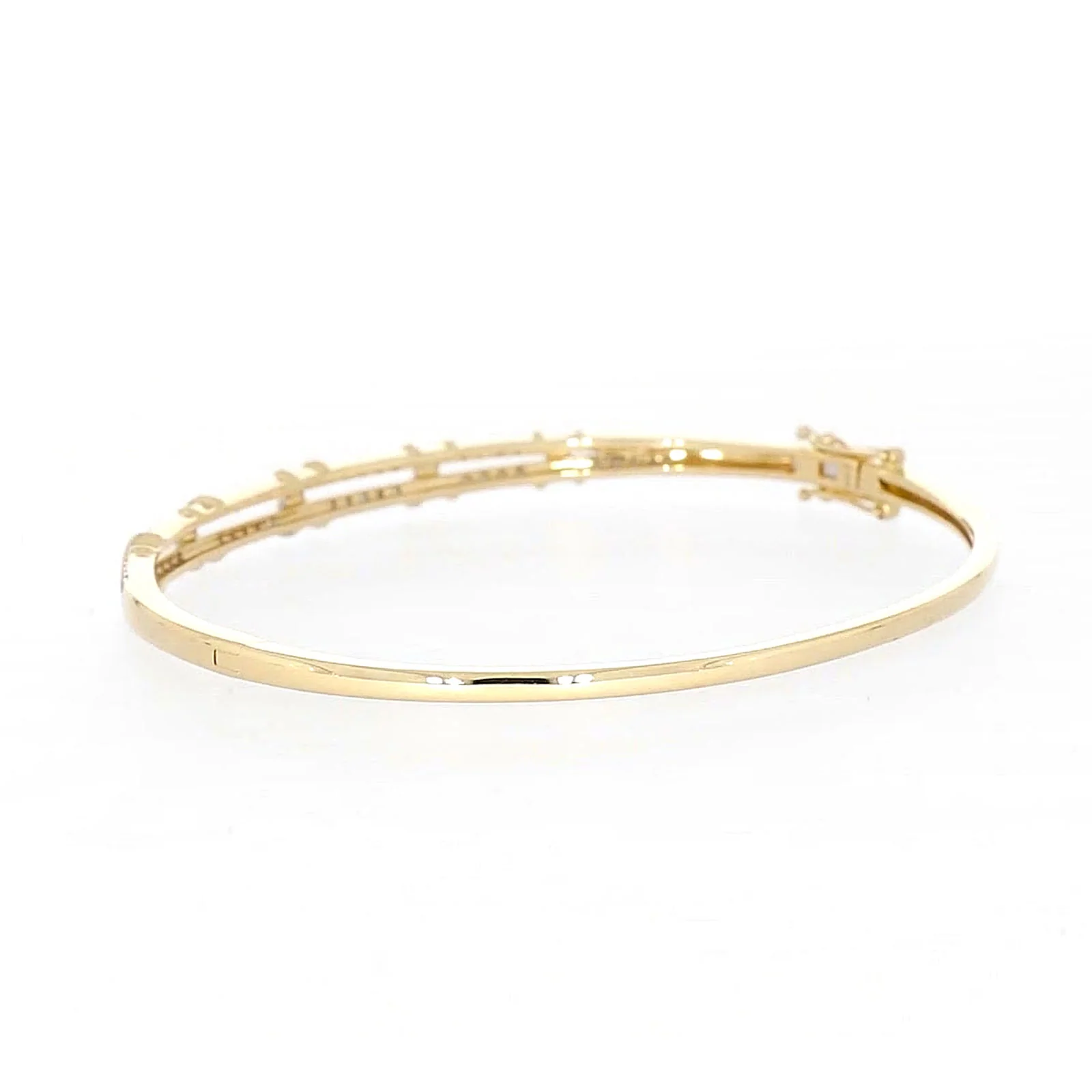 9ct Yellow Gold Round Brilliant Cut with 1/2 CARAT tw of Diamonds Bangle - Image 27