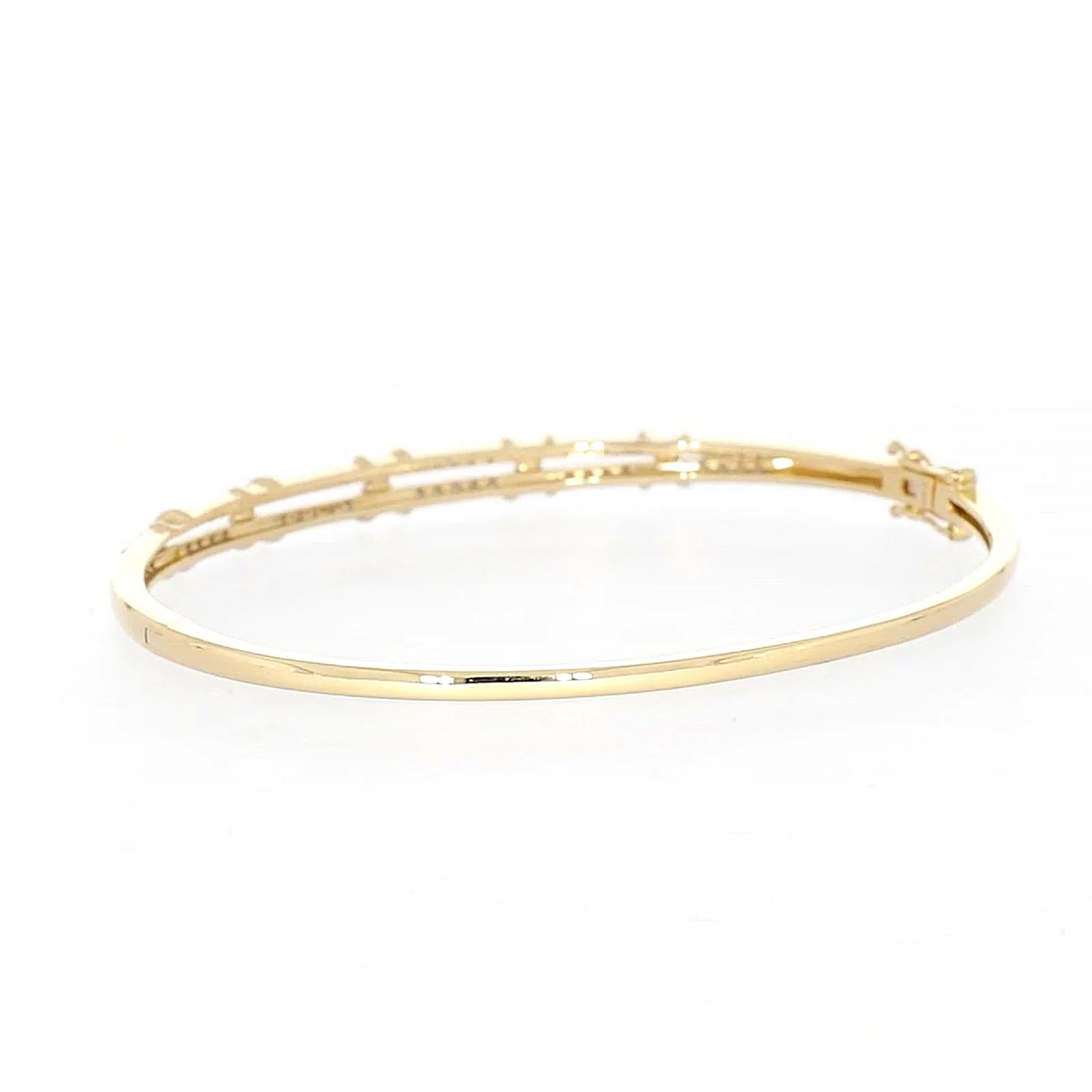 9ct Yellow Gold Round Brilliant Cut with 1/2 CARAT tw of Diamonds Bangle - Image 30