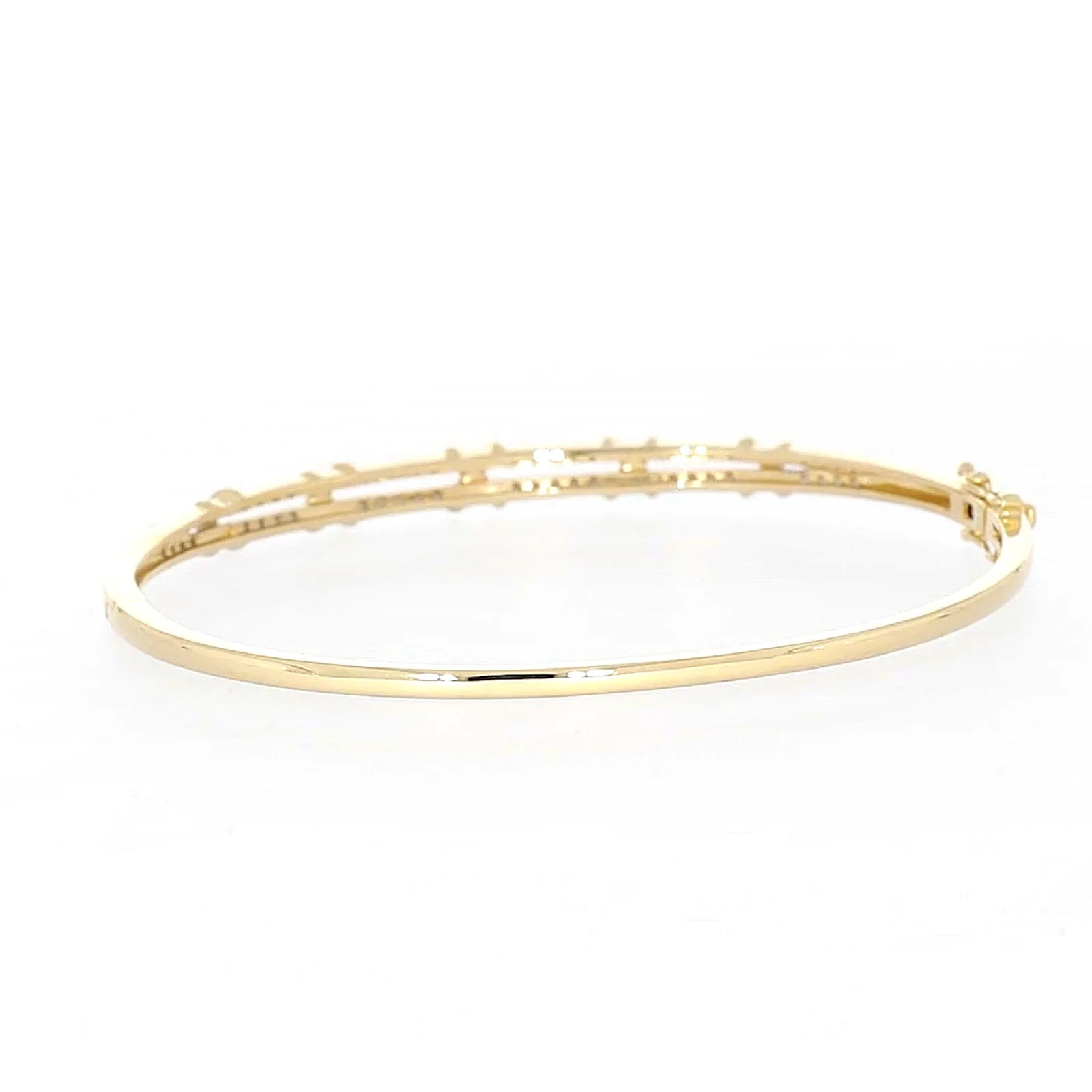 9ct Yellow Gold Round Brilliant Cut with 1/2 CARAT tw of Diamonds Bangle - Image 33