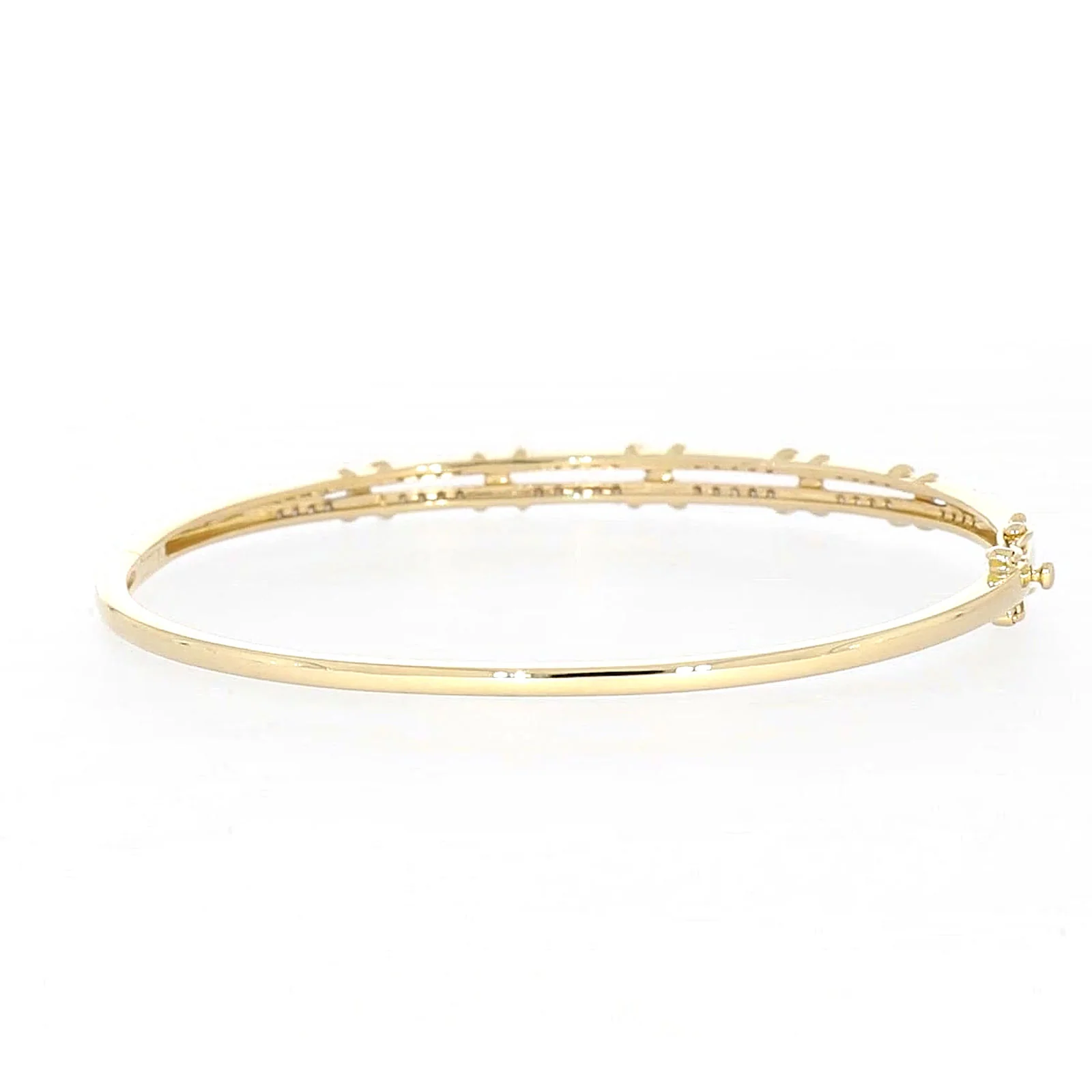 9ct Yellow Gold Round Brilliant Cut with 1/2 CARAT tw of Diamonds Bangle - Image 39