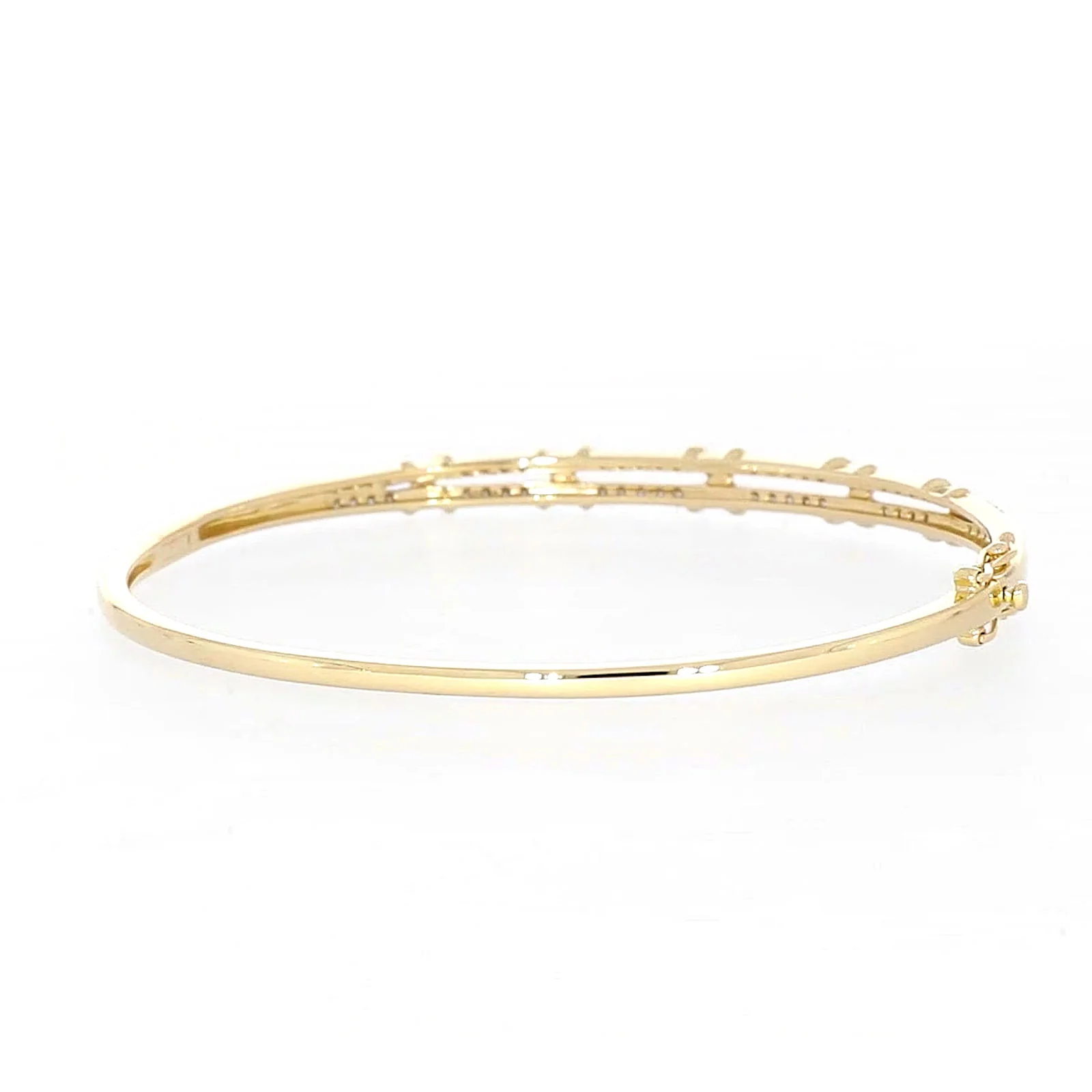 9ct Yellow Gold Round Brilliant Cut with 1/2 CARAT tw of Diamonds Bangle - Image 41