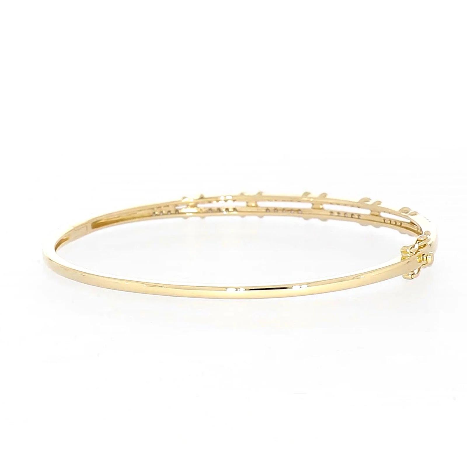 9ct Yellow Gold Round Brilliant Cut with 1/2 CARAT tw of Diamonds Bangle - Image 42