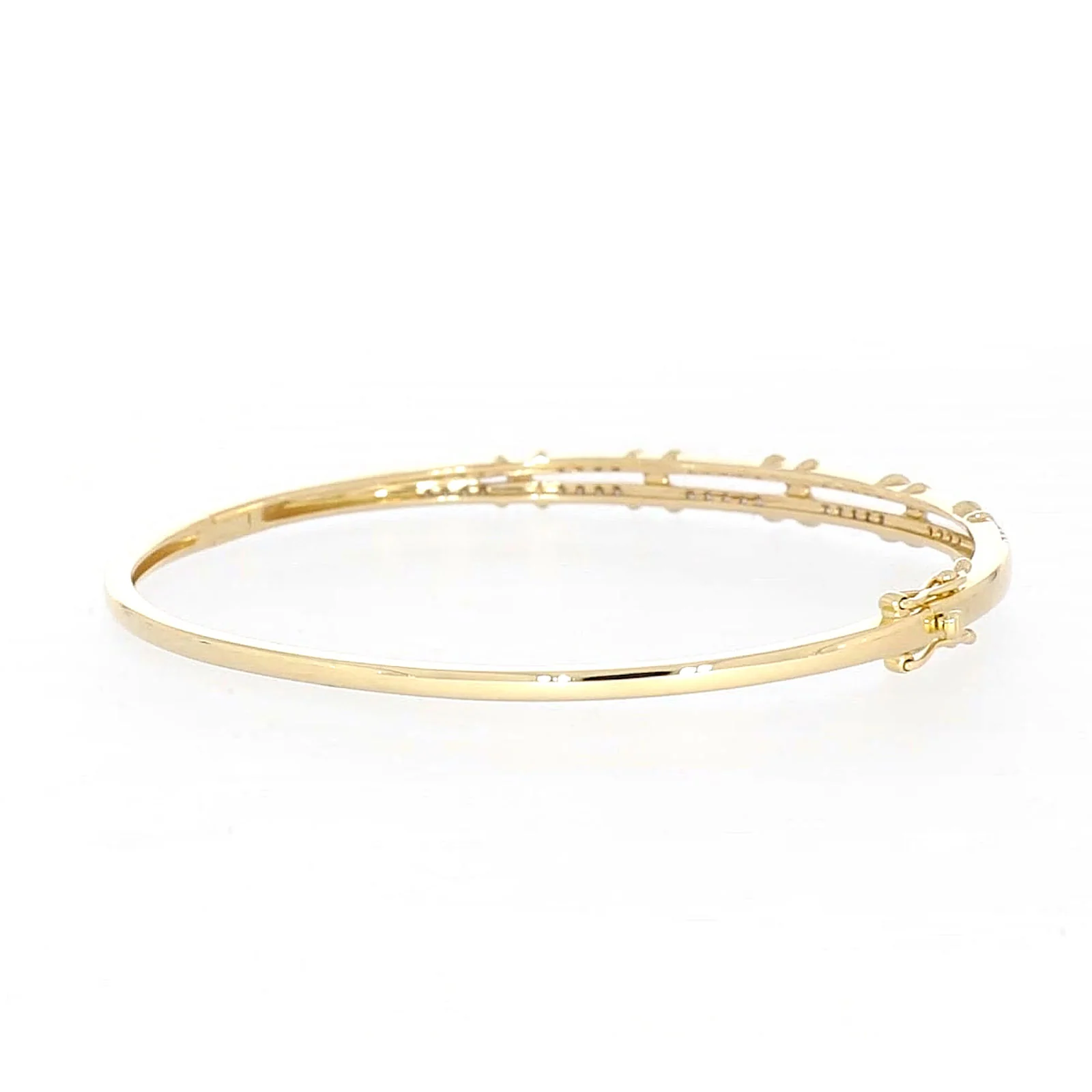 9ct Yellow Gold Round Brilliant Cut with 1/2 CARAT tw of Diamonds Bangle - Image 44