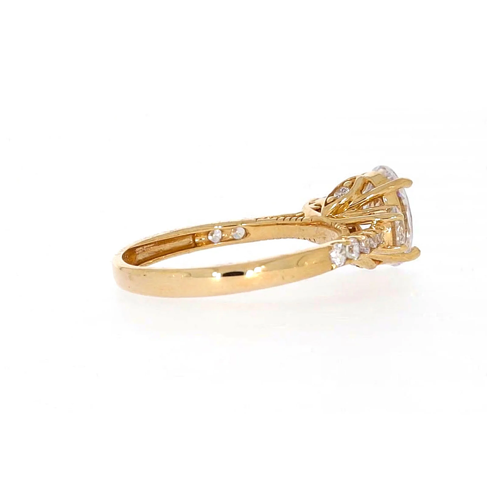 HUSH 9ct Yellow Gold Oval & Round Brilliant Cut with 1.70 CARAT tw of Diamond Simulants Ring - Image 51