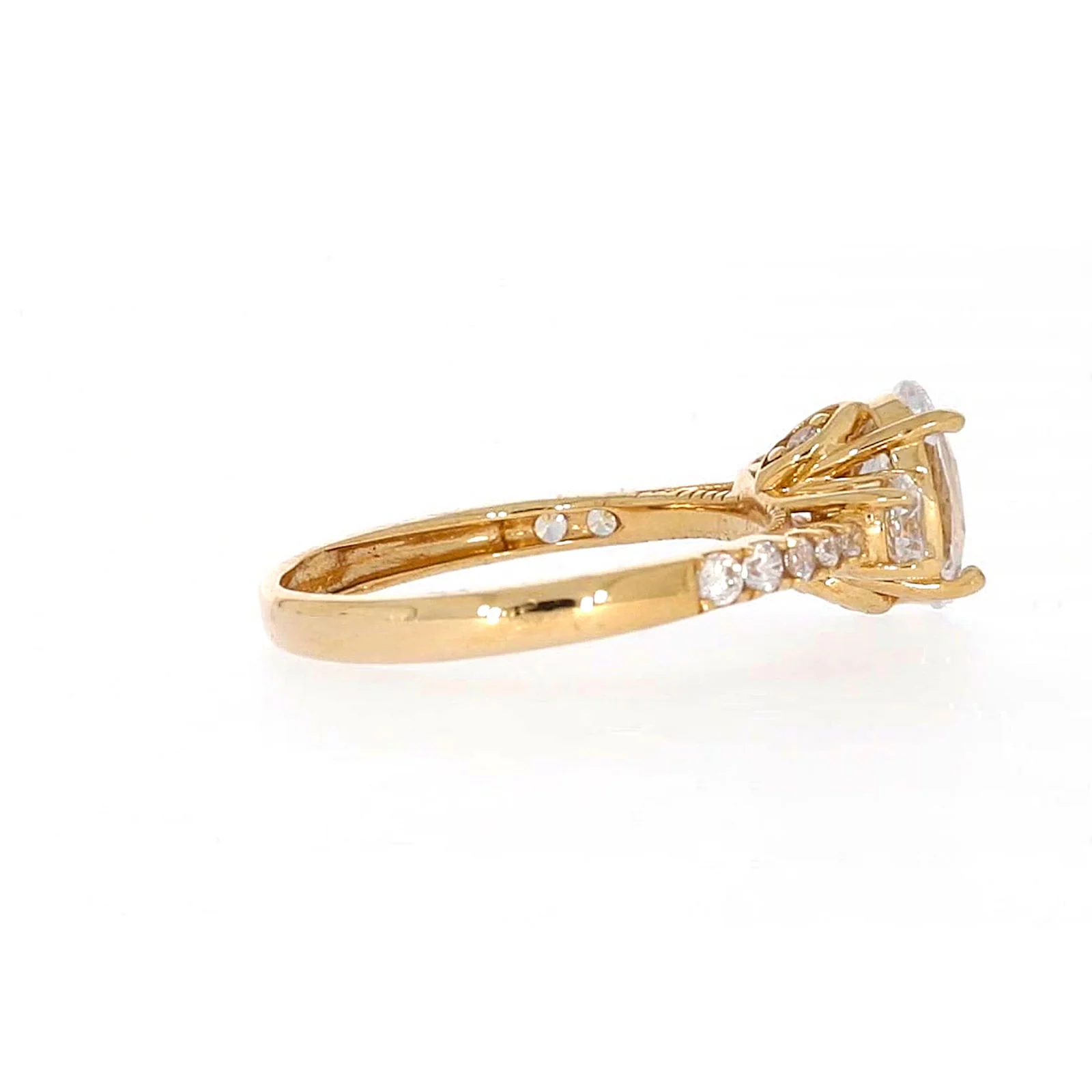 HUSH 9ct Yellow Gold Oval & Round Brilliant Cut with 1.70 CARAT tw of Diamond Simulants Ring - Image 54