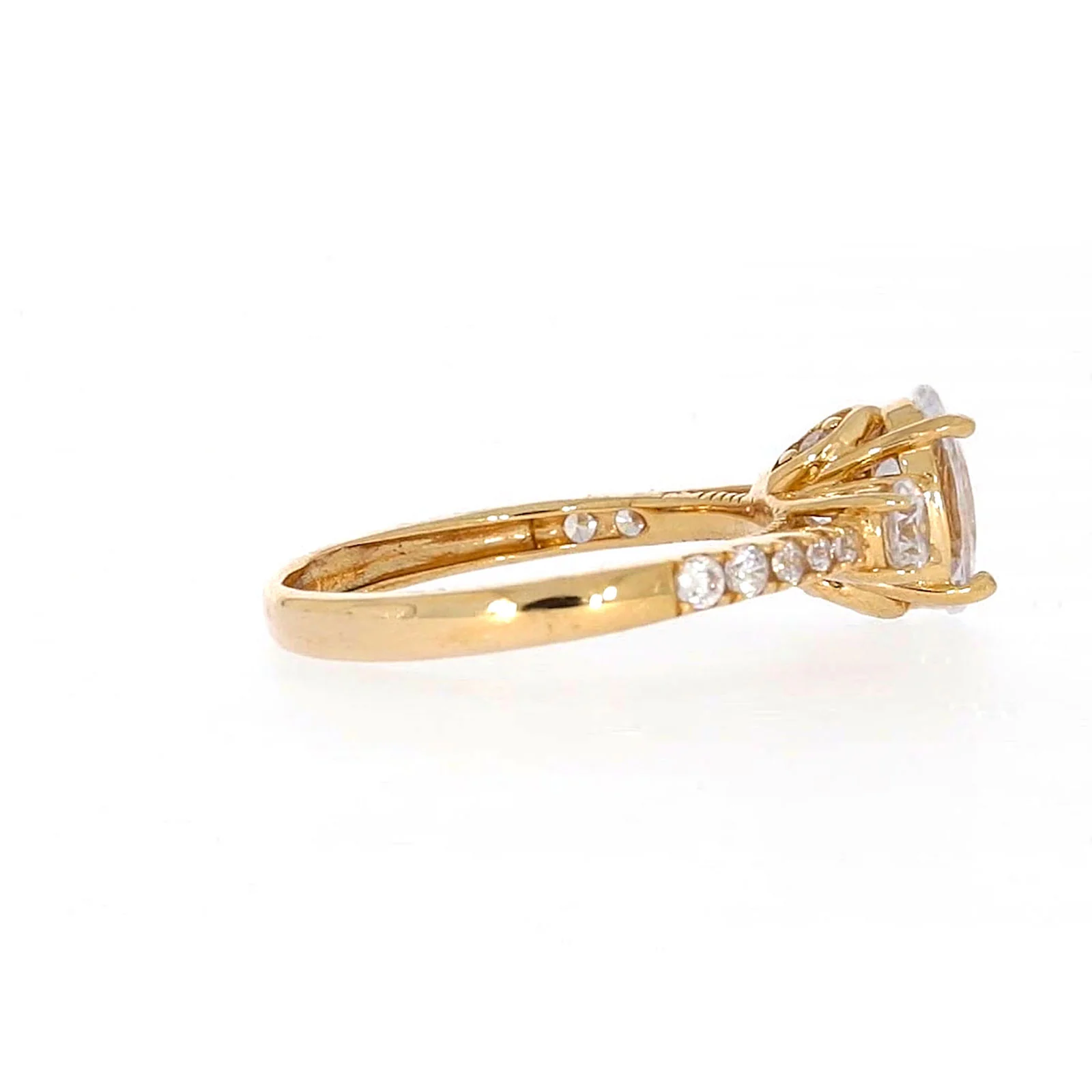 HUSH 9ct Yellow Gold Oval & Round Brilliant Cut with 1.70 CARAT tw of Diamond Simulants Ring - Image 55