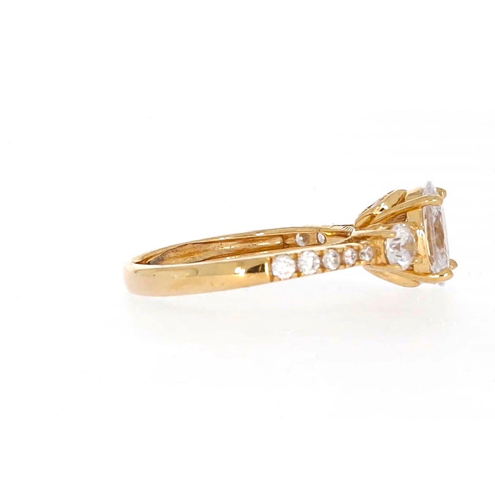 HUSH 9ct Yellow Gold Oval & Round Brilliant Cut with 1.70 CARAT tw of Diamond Simulants Ring - Image 59
