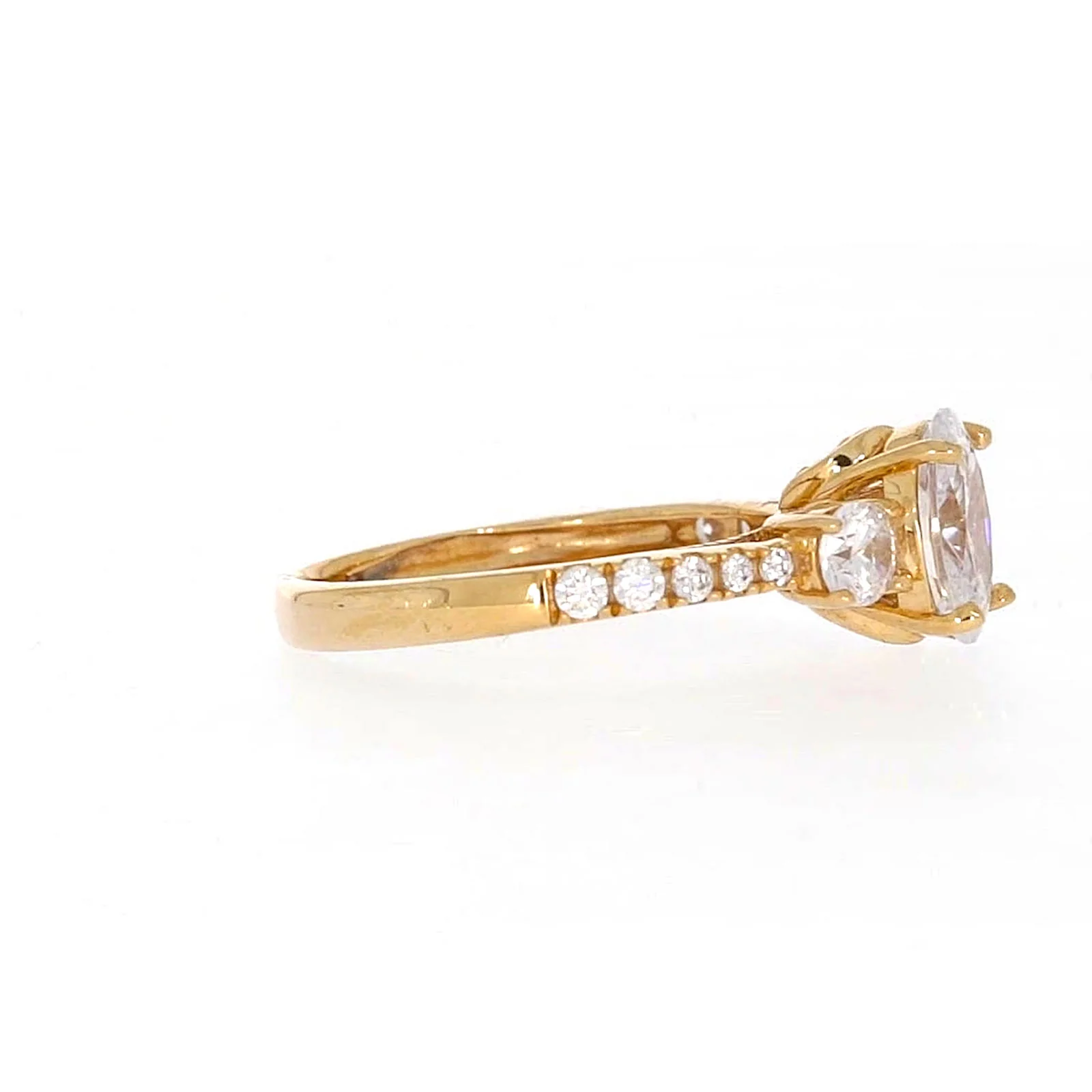 HUSH 9ct Yellow Gold Oval & Round Brilliant Cut with 1.70 CARAT tw of Diamond Simulants Ring - Image 61