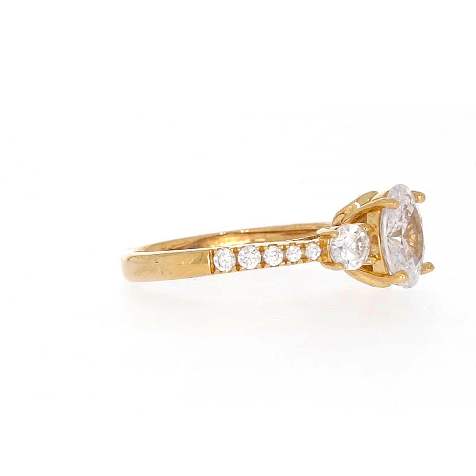 HUSH 9ct Yellow Gold Oval & Round Brilliant Cut with 1.70 CARAT tw of Diamond Simulants Ring - Image 64