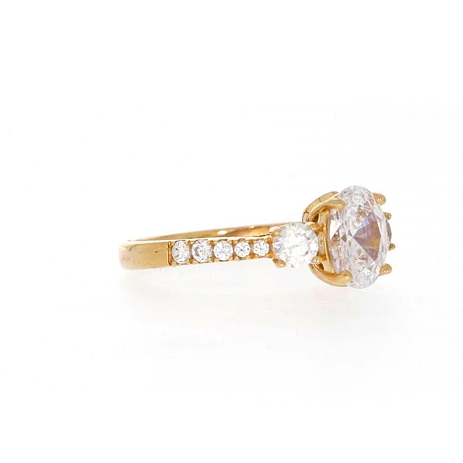 HUSH 9ct Yellow Gold Oval & Round Brilliant Cut with 1.70 CARAT tw of Diamond Simulants Ring - Image 68