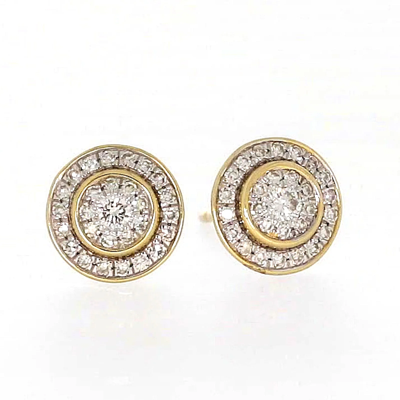 9ct Yellow Gold Round Brilliant Cut with 1/4 CARAT tw of Diamonds Stud Earrings - Image 3