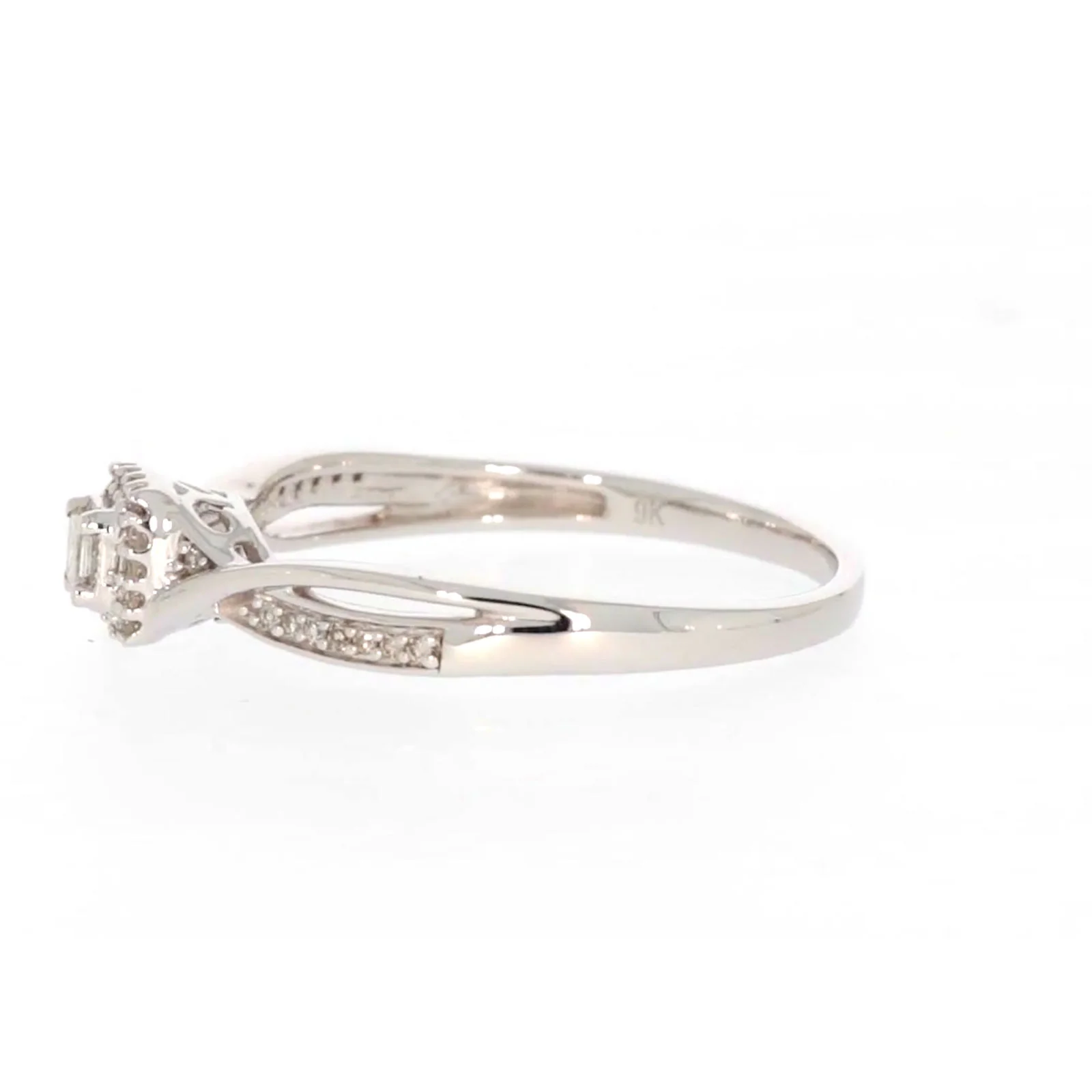 9ct White Gold Princess & Round Brilliant Cut 0.15 CARAT tw of Diamonds Ring - Image 18