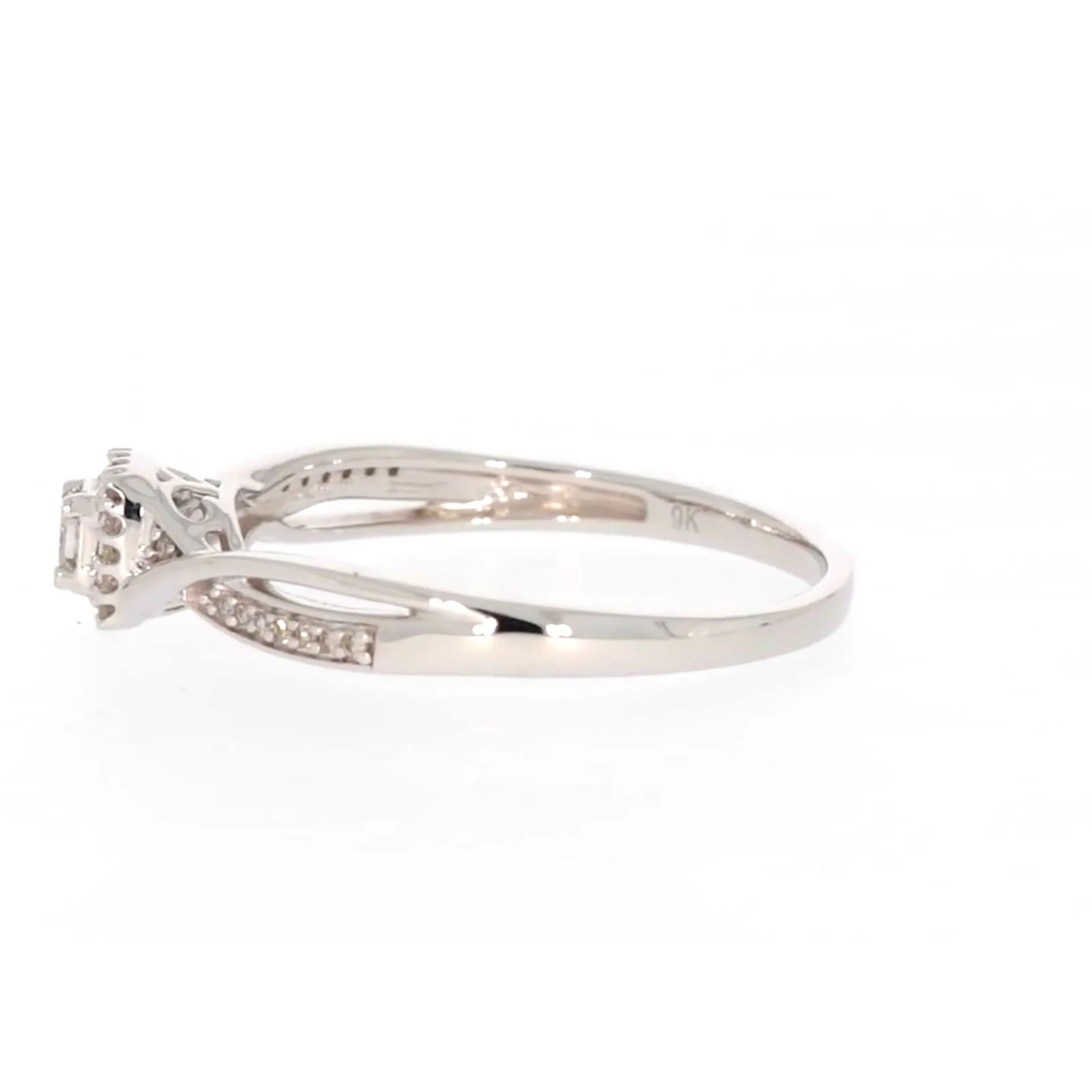 9ct White Gold Princess & Round Brilliant Cut 0.15 CARAT tw of Diamonds Ring - Image 20