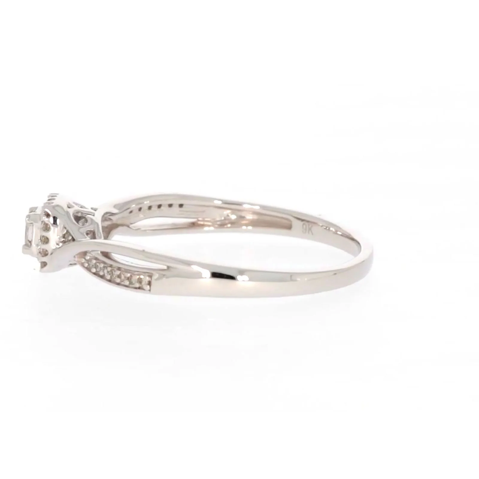 9ct White Gold Princess & Round Brilliant Cut 0.15 CARAT tw of Diamonds Ring - Image 21