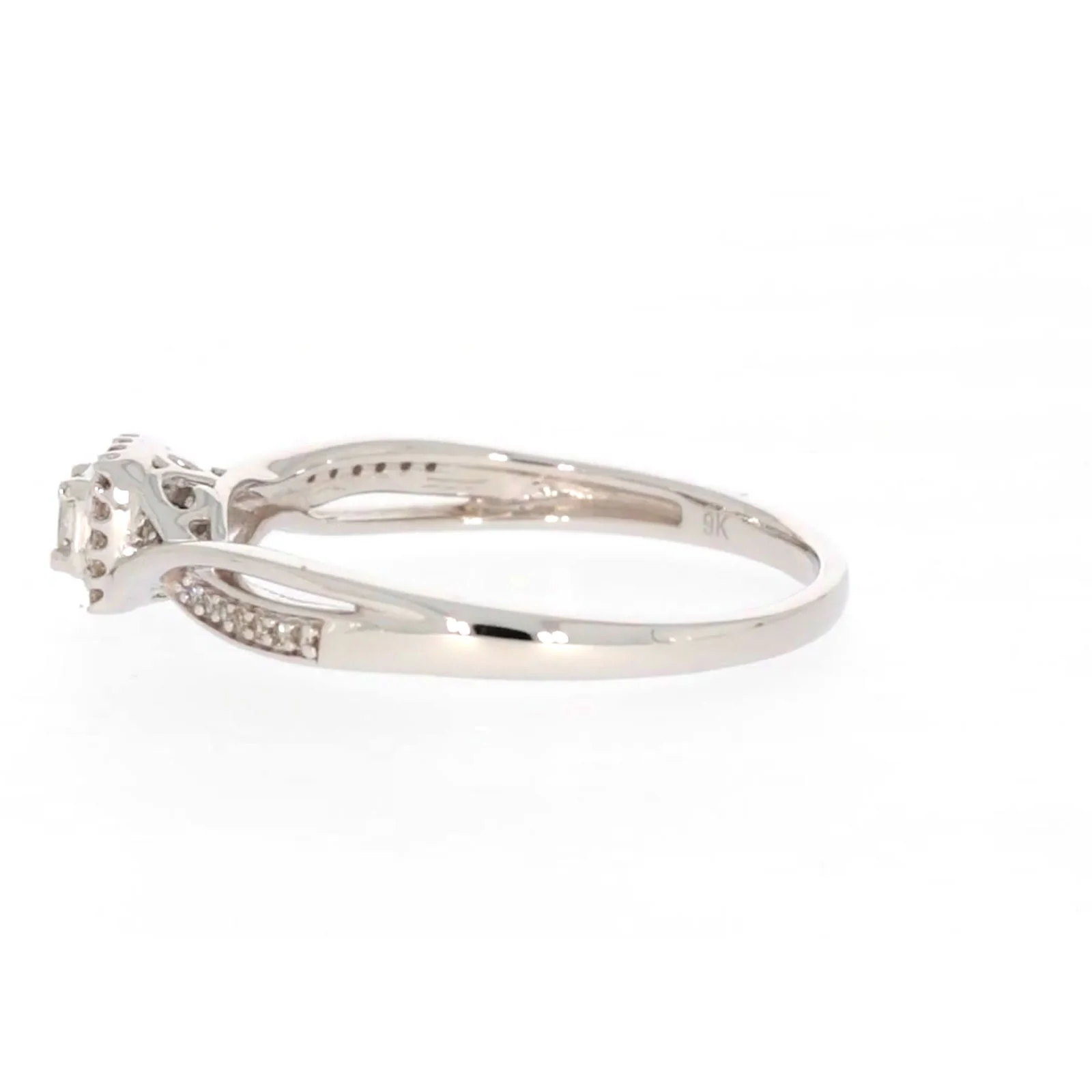 9ct White Gold Princess & Round Brilliant Cut 0.15 CARAT tw of Diamonds Ring - Image 22