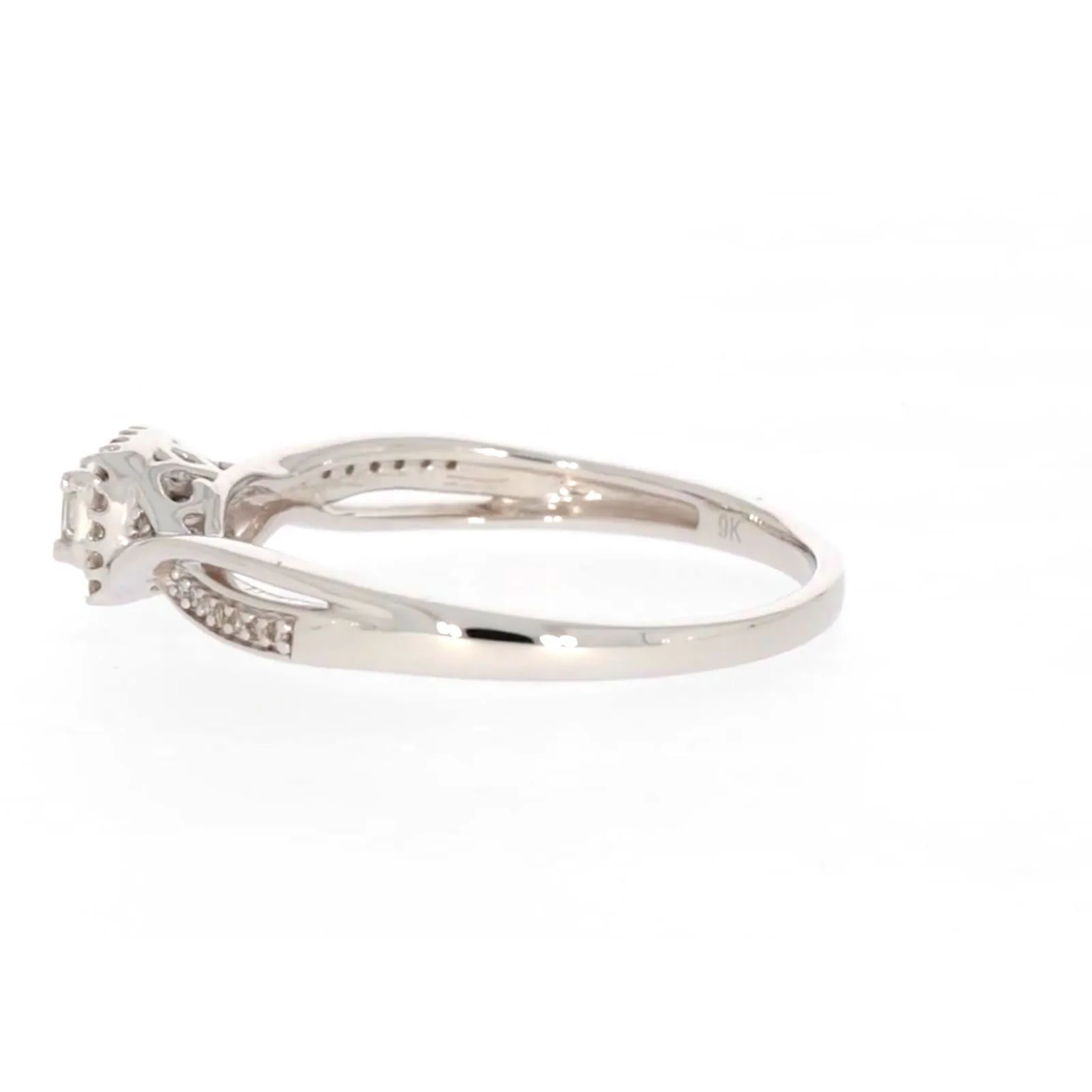 9ct White Gold Princess & Round Brilliant Cut 0.15 CARAT tw of Diamonds Ring - Image 23