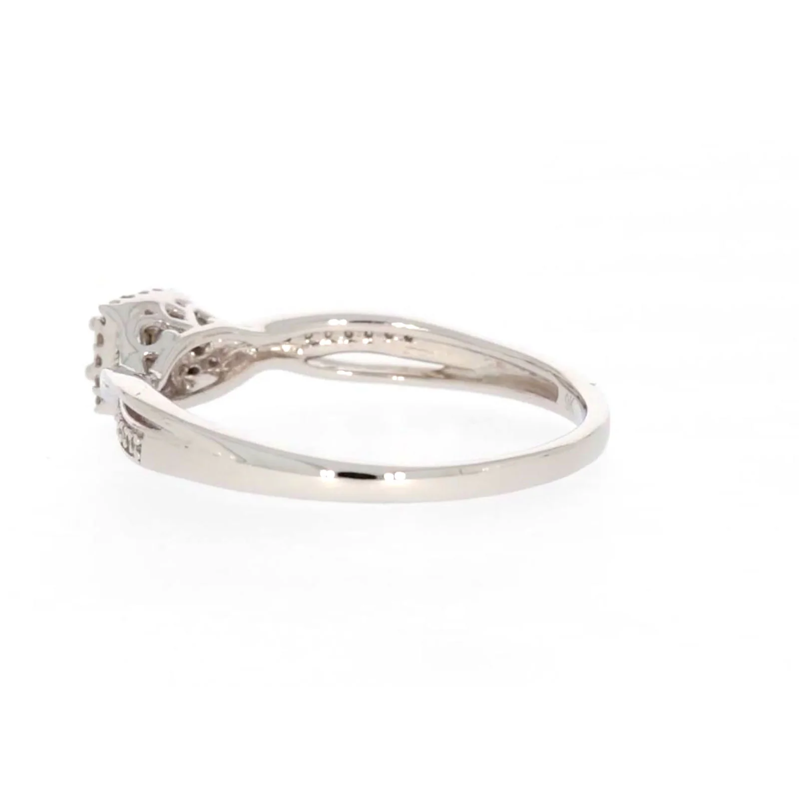 9ct White Gold Princess & Round Brilliant Cut 0.15 CARAT tw of Diamonds Ring - Image 28