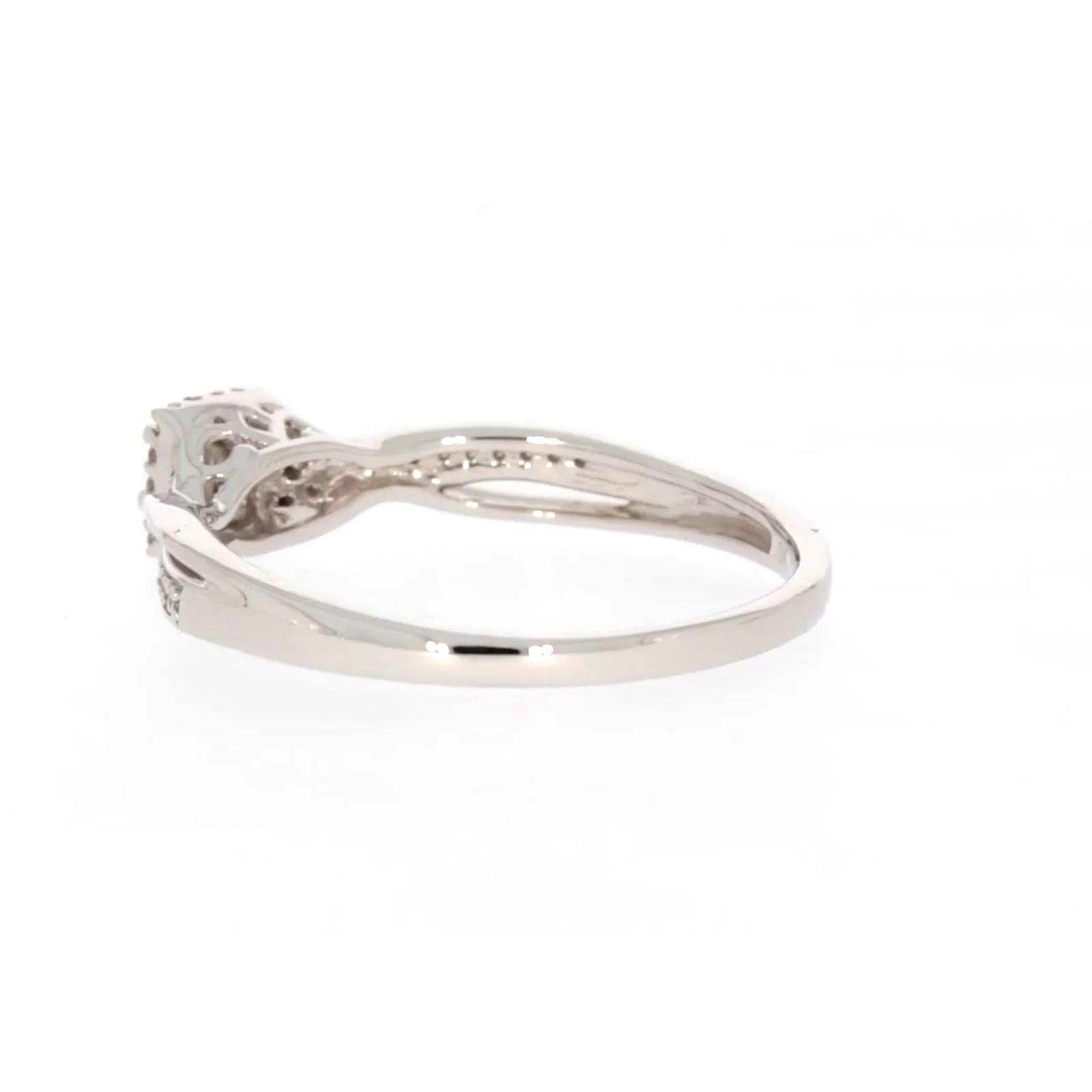 9ct White Gold Princess & Round Brilliant Cut 0.15 CARAT tw of Diamonds Ring - Image 29