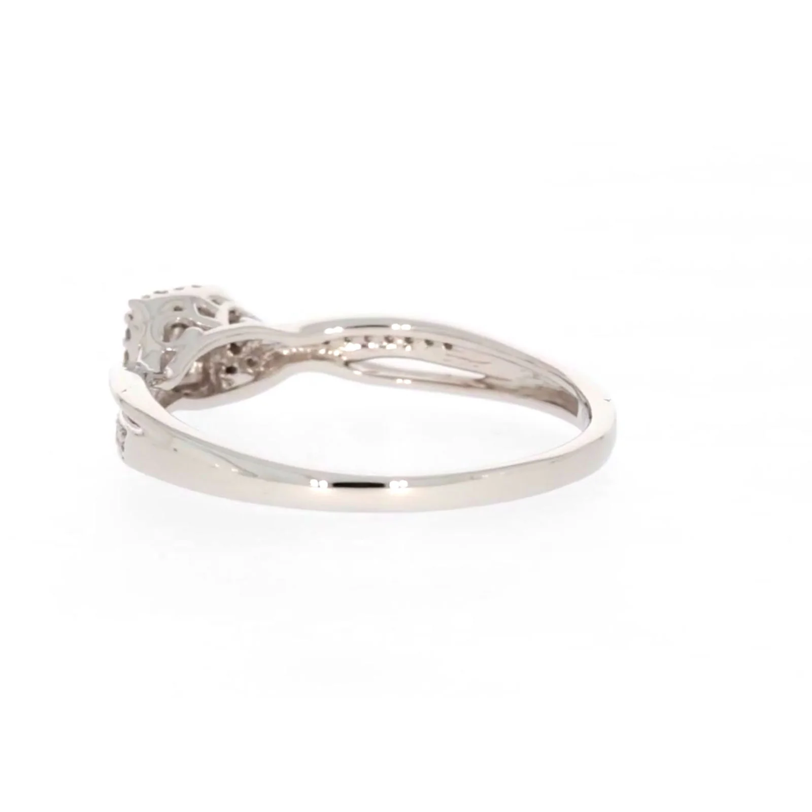 9ct White Gold Princess & Round Brilliant Cut 0.15 CARAT tw of Diamonds Ring - Image 30