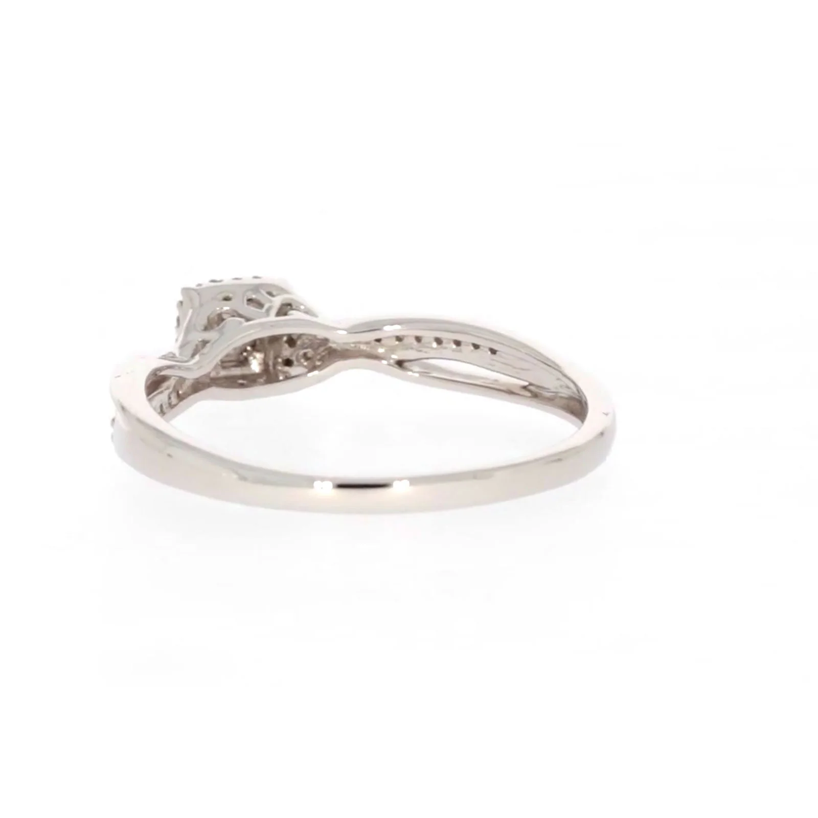 9ct White Gold Princess & Round Brilliant Cut 0.15 CARAT tw of Diamonds Ring - Image 33