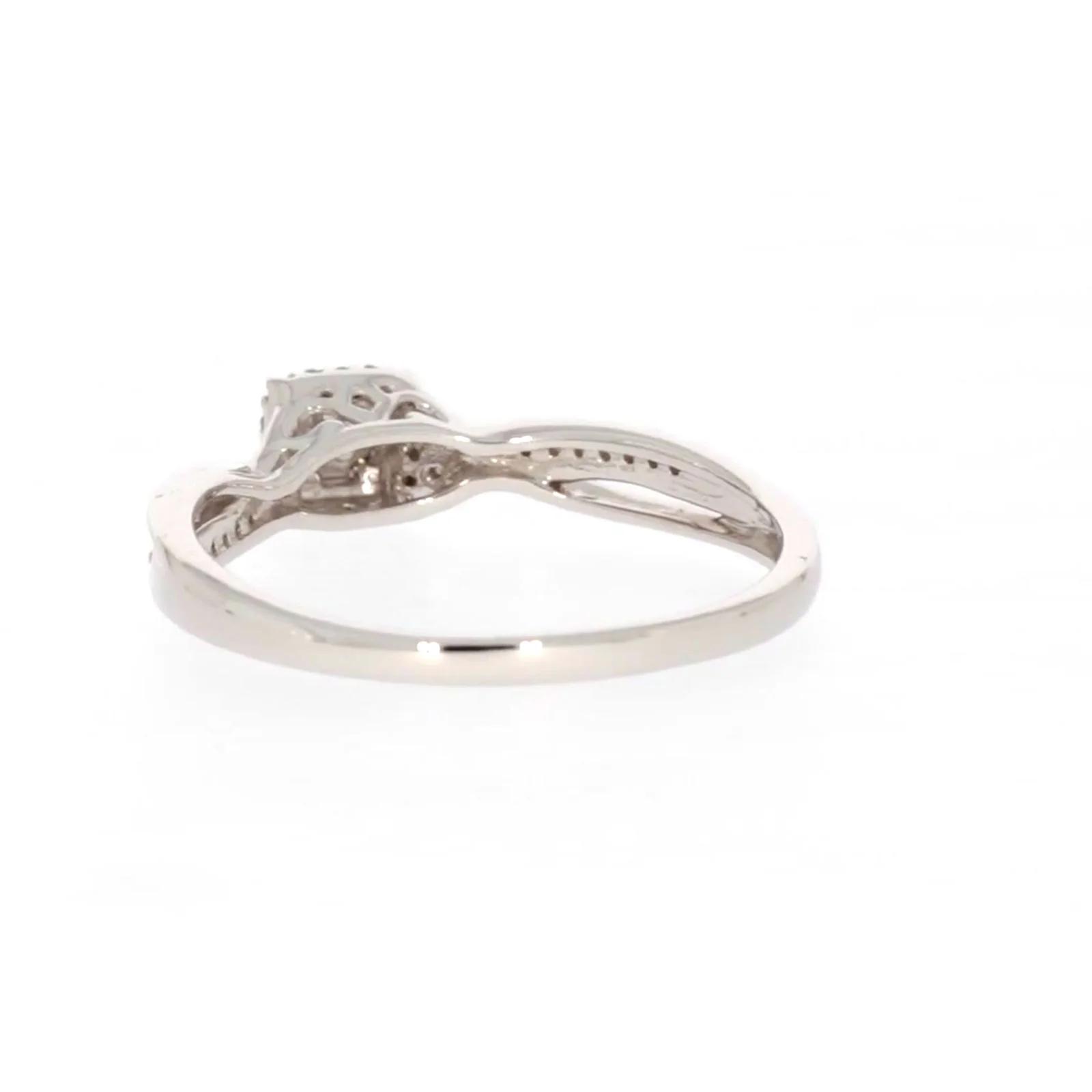 9ct White Gold Princess & Round Brilliant Cut 0.15 CARAT tw of Diamonds Ring - Image 34