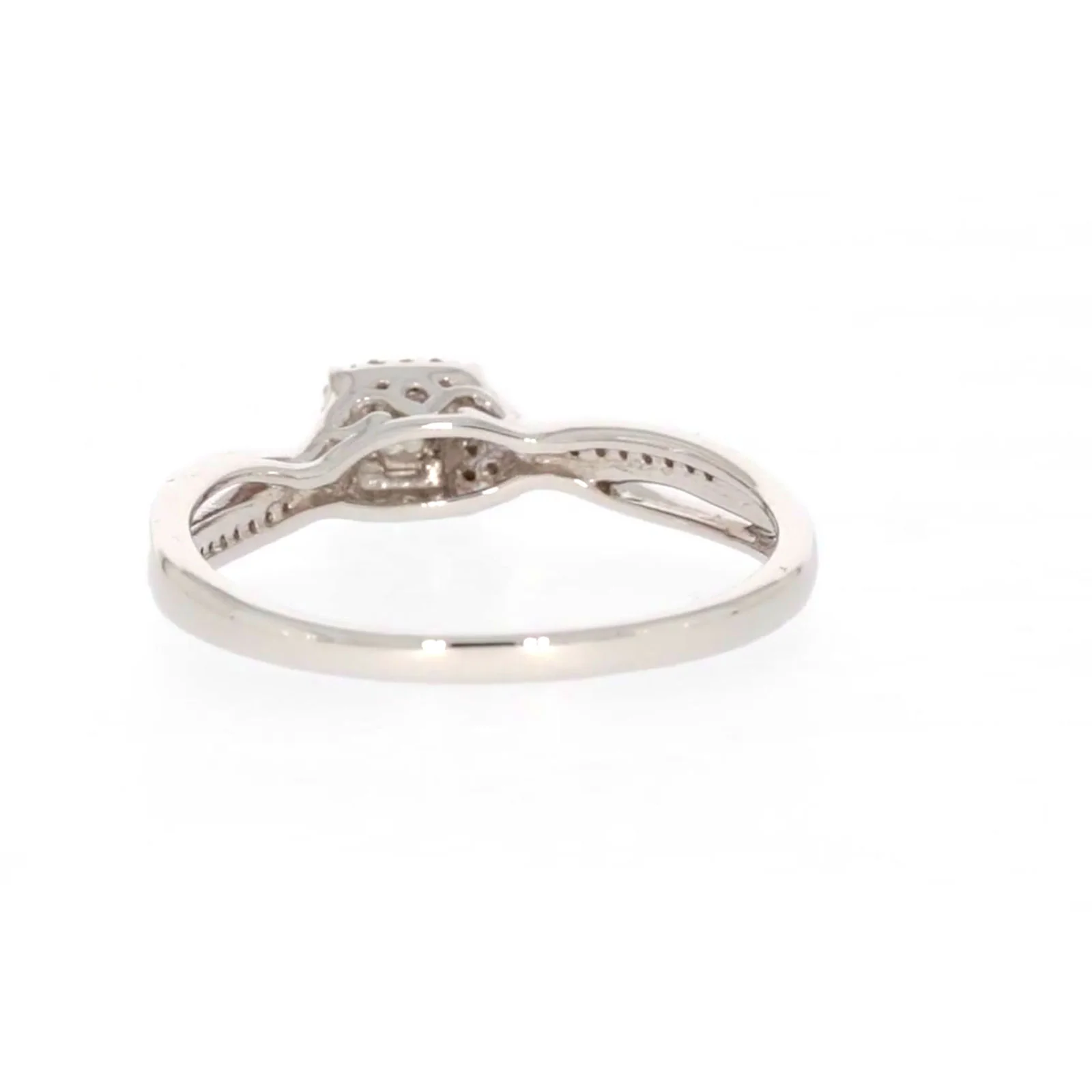 9ct White Gold Princess & Round Brilliant Cut 0.15 CARAT tw of Diamonds Ring - Image 36