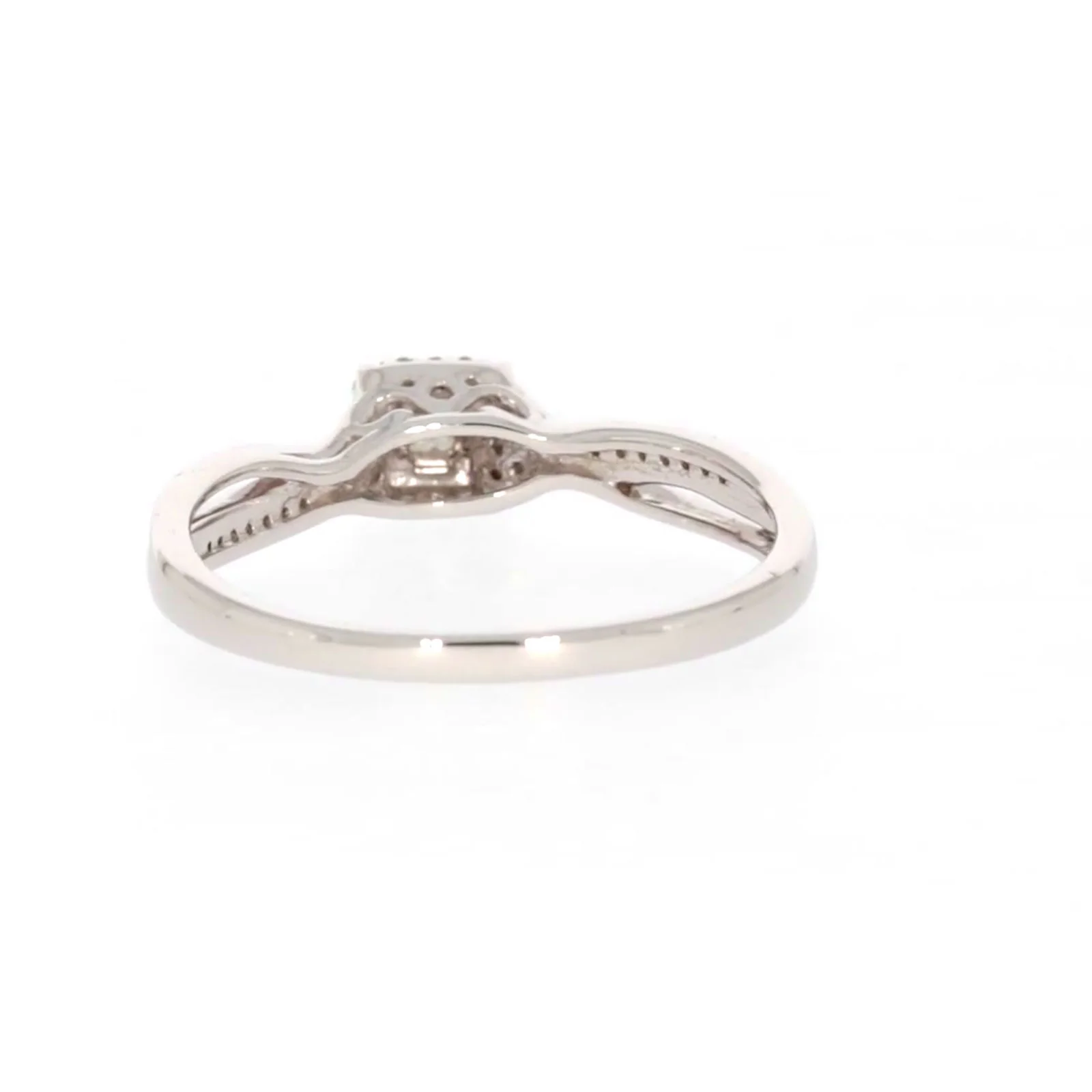 9ct White Gold Princess & Round Brilliant Cut 0.15 CARAT tw of Diamonds Ring - Image 37