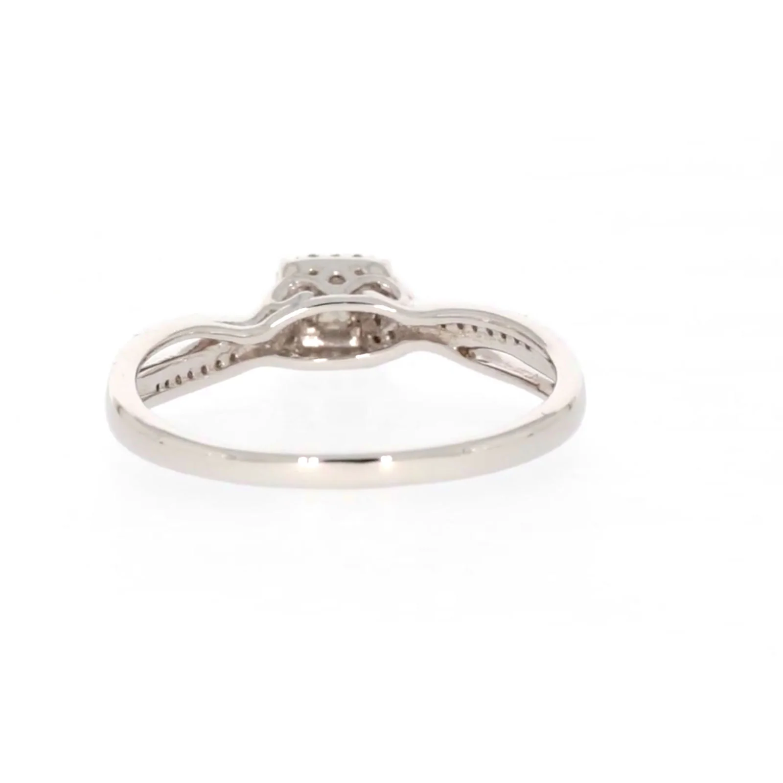 9ct White Gold Princess & Round Brilliant Cut 0.15 CARAT tw of Diamonds Ring - Image 38