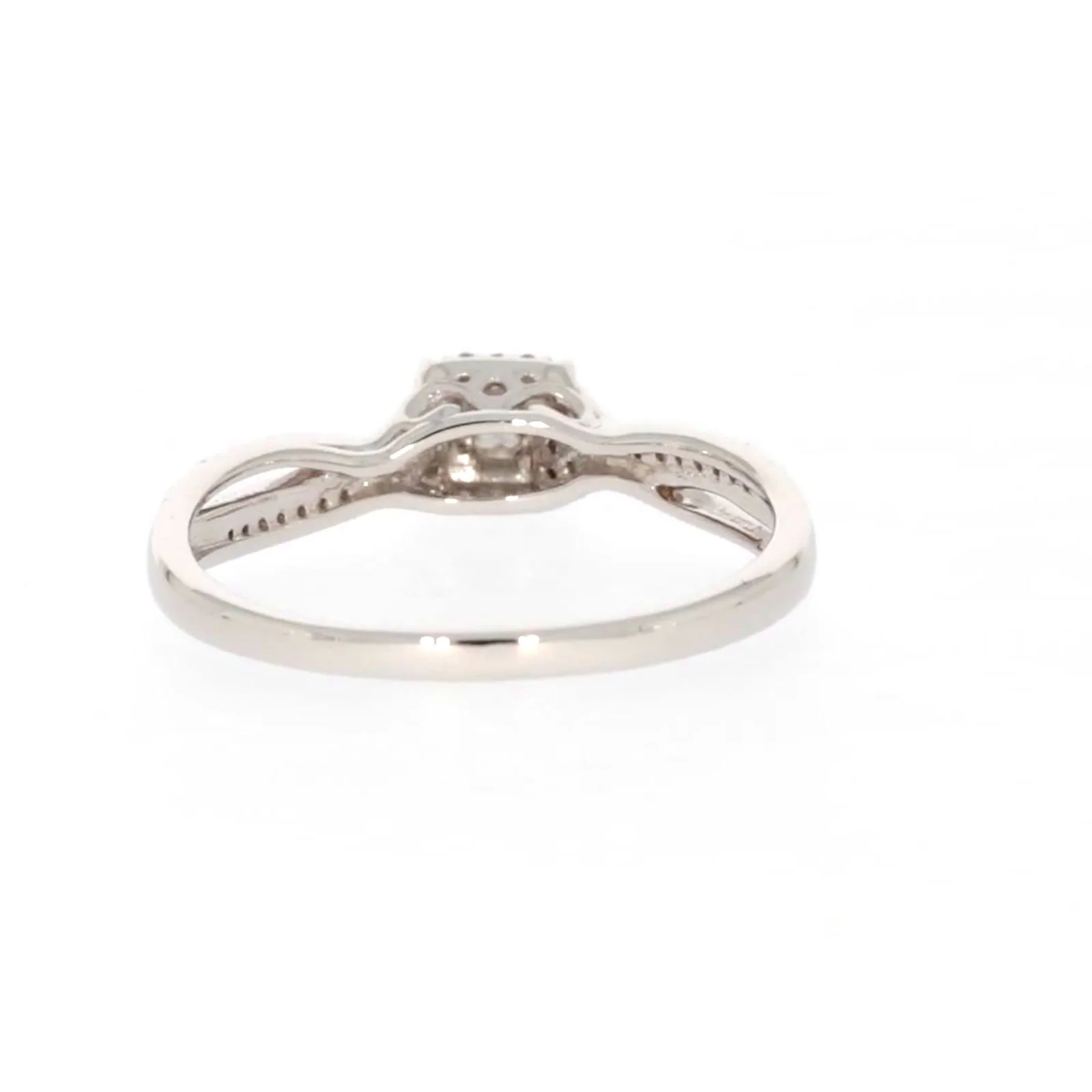 9ct White Gold Princess & Round Brilliant Cut 0.15 CARAT tw of Diamonds Ring - Image 39