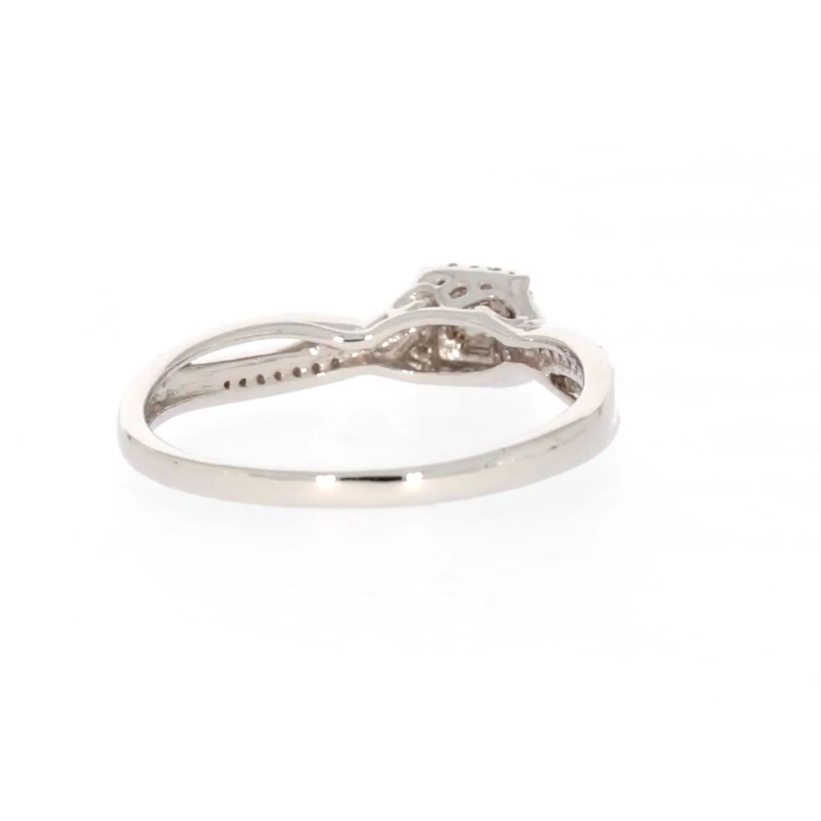 9ct White Gold Princess & Round Brilliant Cut 0.15 CARAT tw of Diamonds Ring - Image 43