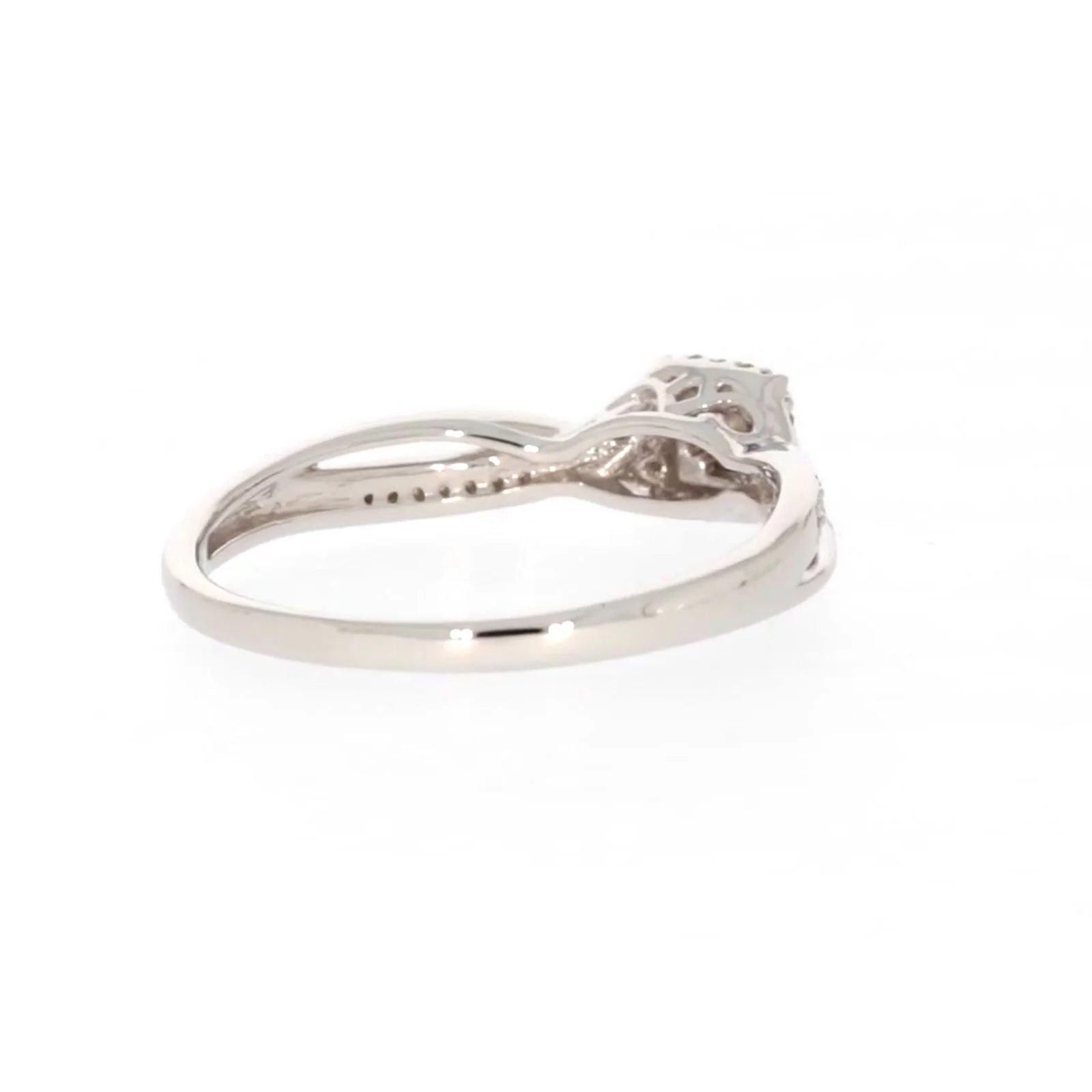 9ct White Gold Princess & Round Brilliant Cut 0.15 CARAT tw of Diamonds Ring - Image 46