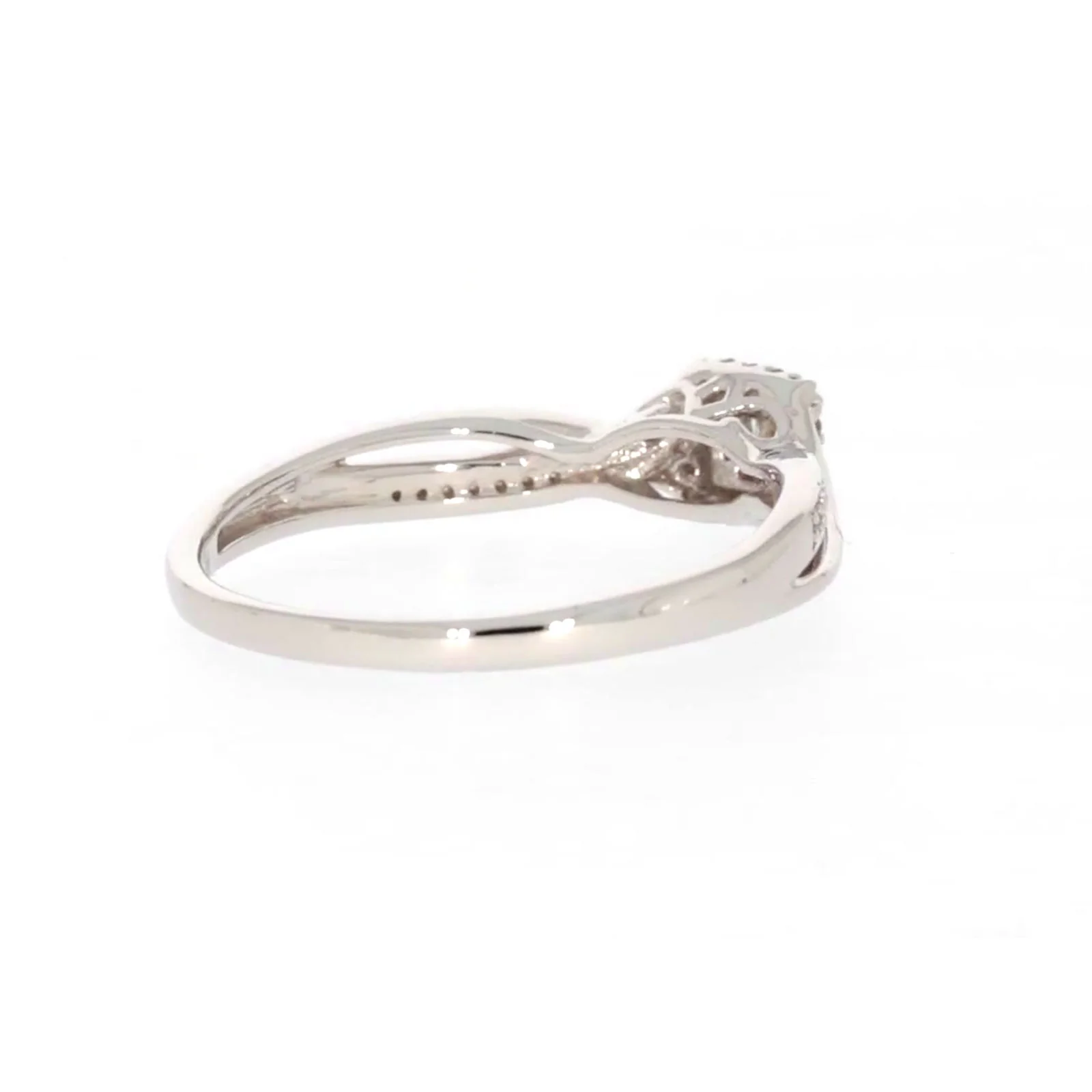 9ct White Gold Princess & Round Brilliant Cut 0.15 CARAT tw of Diamonds Ring - Image 47